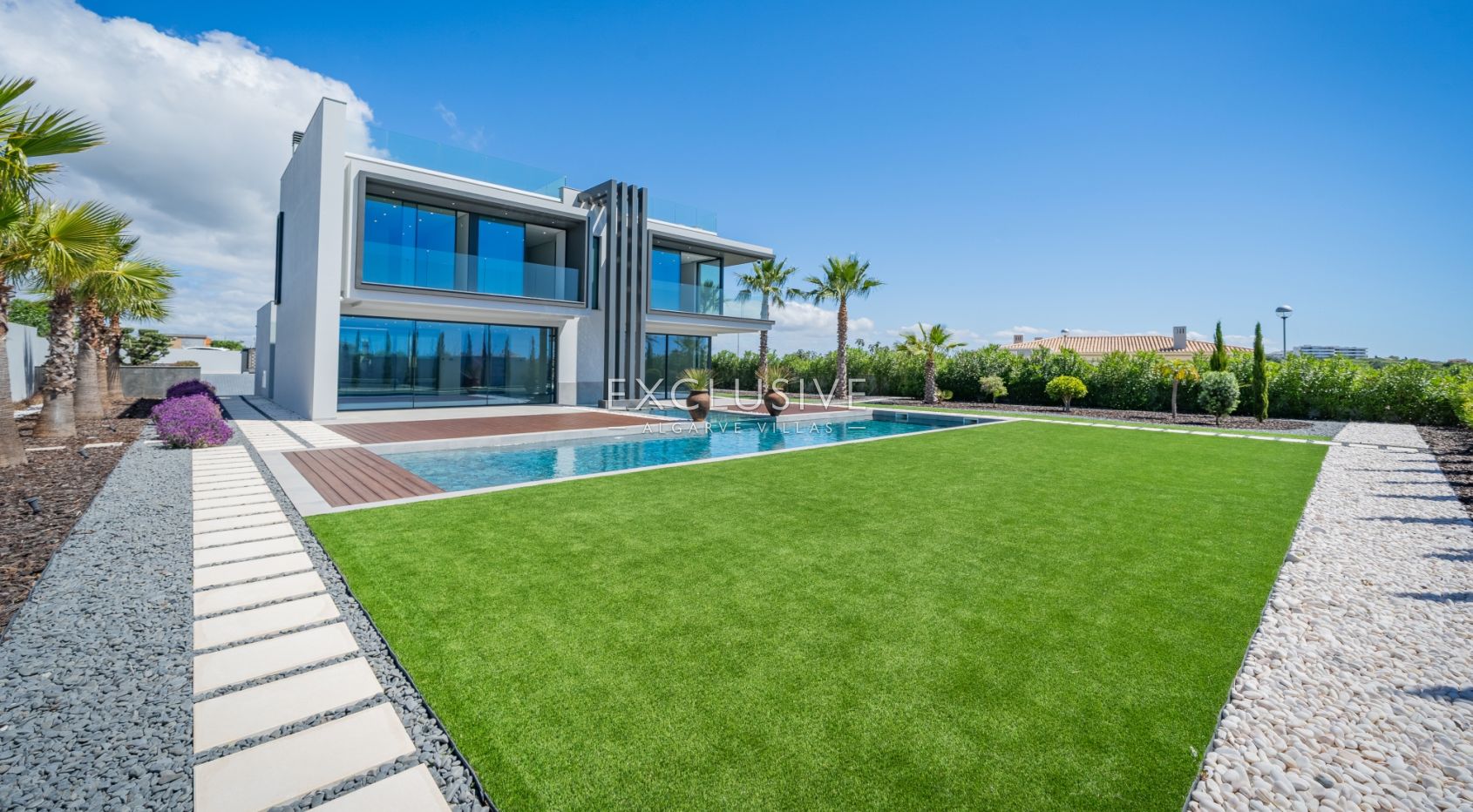 Modern Luxury Villa with Sea Views in Porto de Mós, Lagos