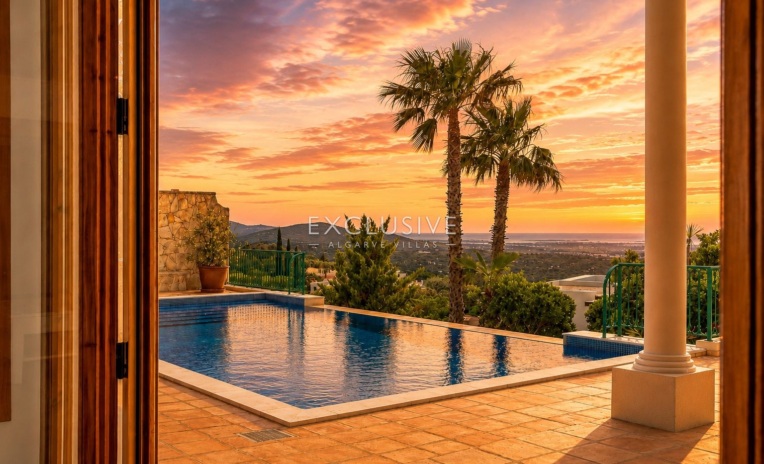 4 Bedroom Villa in Santa Bárbara de Nexe with Unobstructive Sea Views
