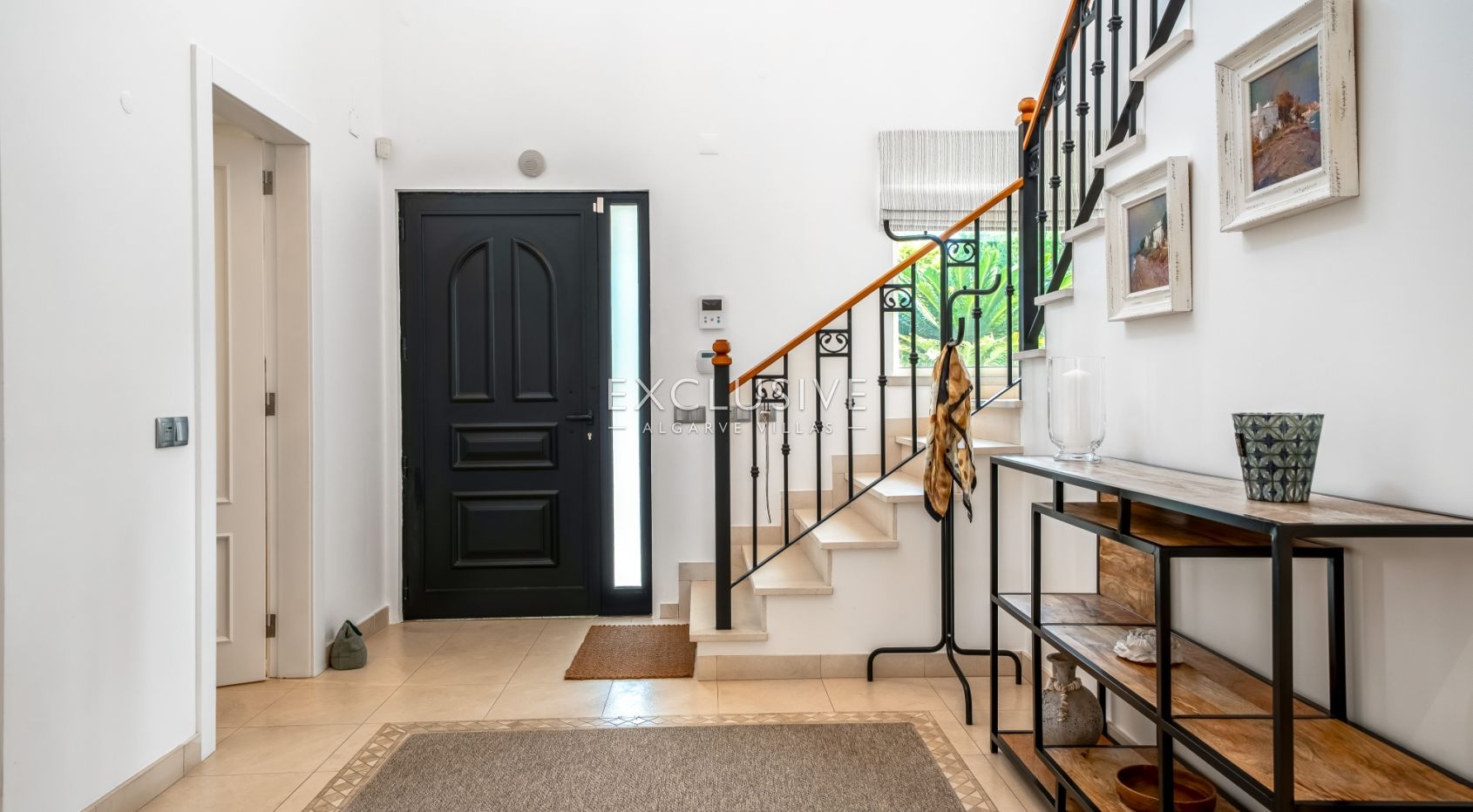 South-Facing 4 Bedroom Villa Santa Barbara de Nexe, Algarve