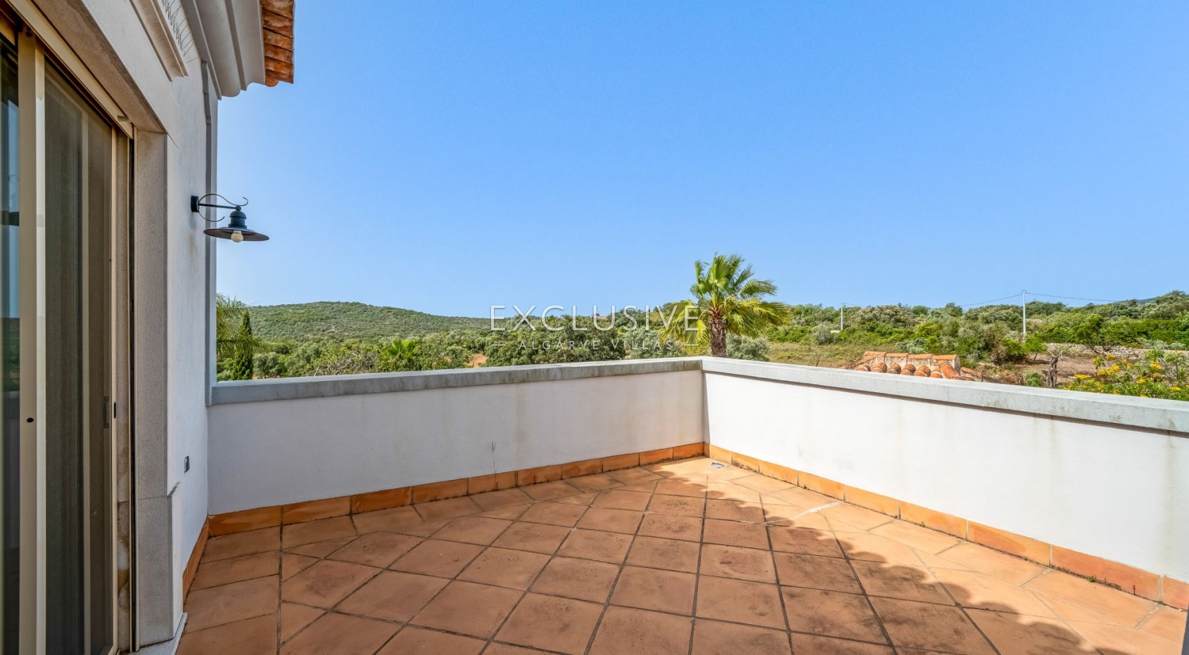 South-Facing 4 Bedroom Villa Santa Barbara de Nexe, Algarve