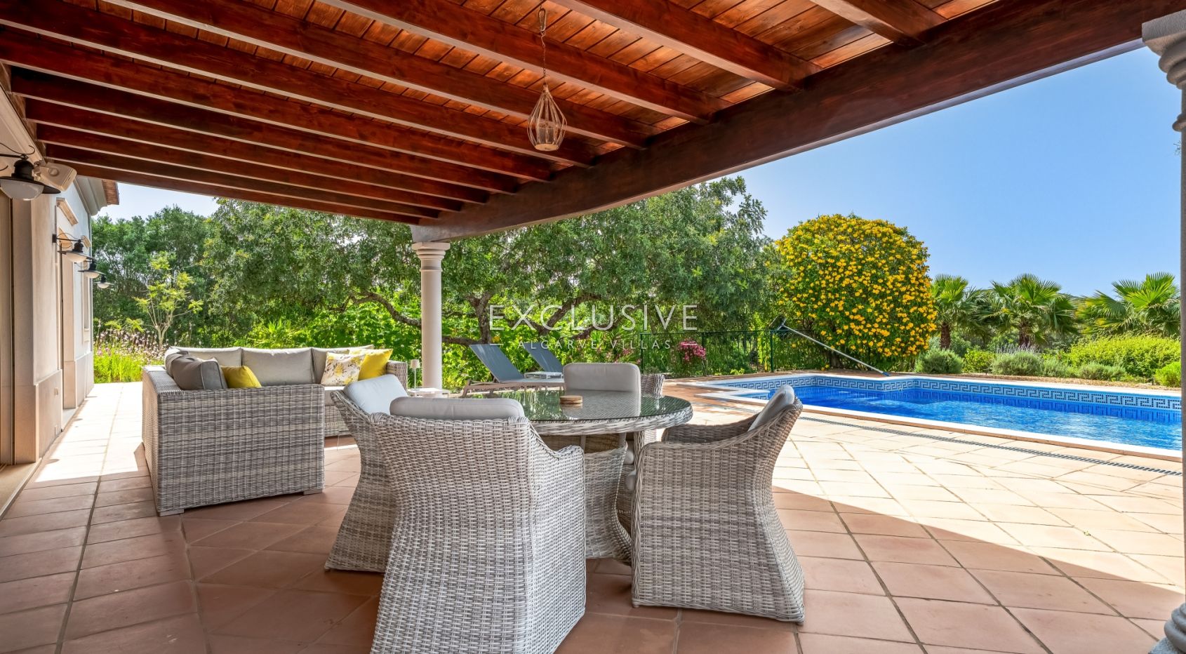 South-Facing 4 Bedroom Villa Santa Barbara de Nexe, Algarve