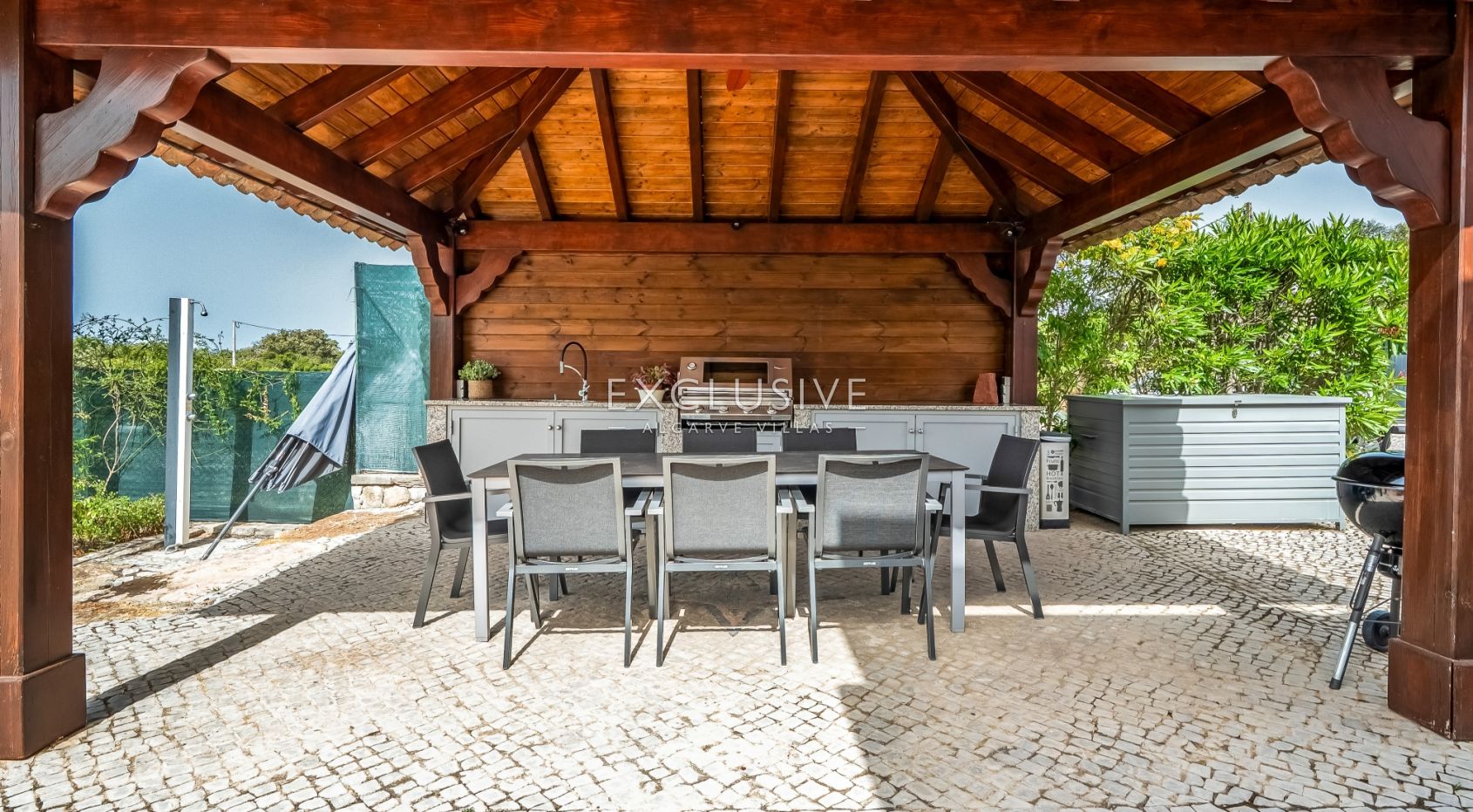 South-Facing 4 Bedroom Villa Santa Barbara de Nexe, Algarve
