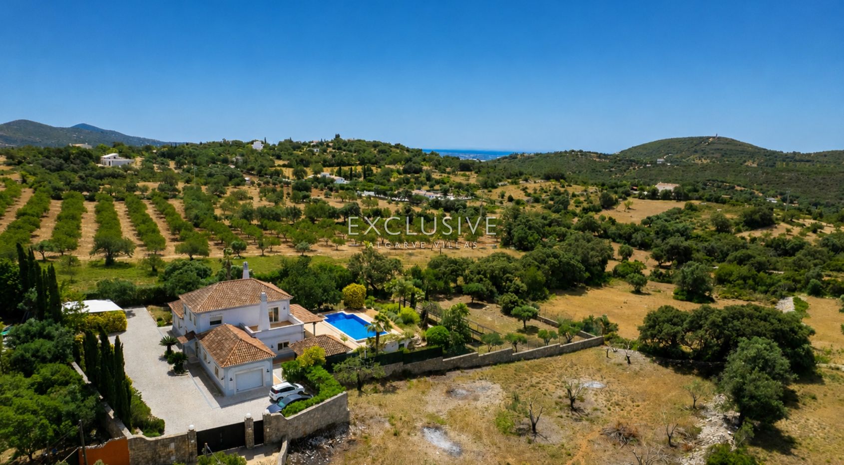 South-Facing 4 Bedroom Villa Santa Barbara de Nexe, Algarve