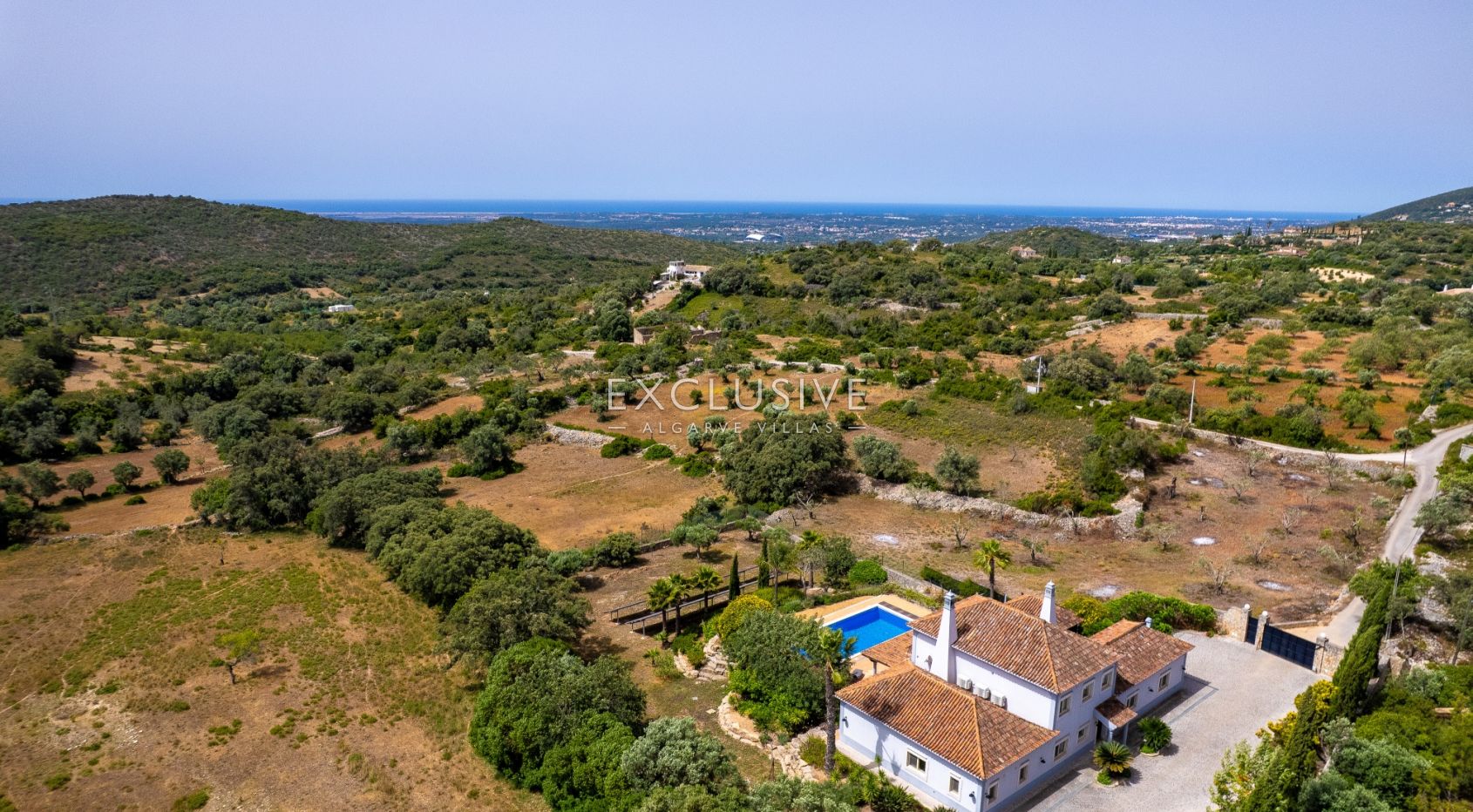 South-Facing 4 Bedroom Villa Santa Barbara de Nexe, Algarve