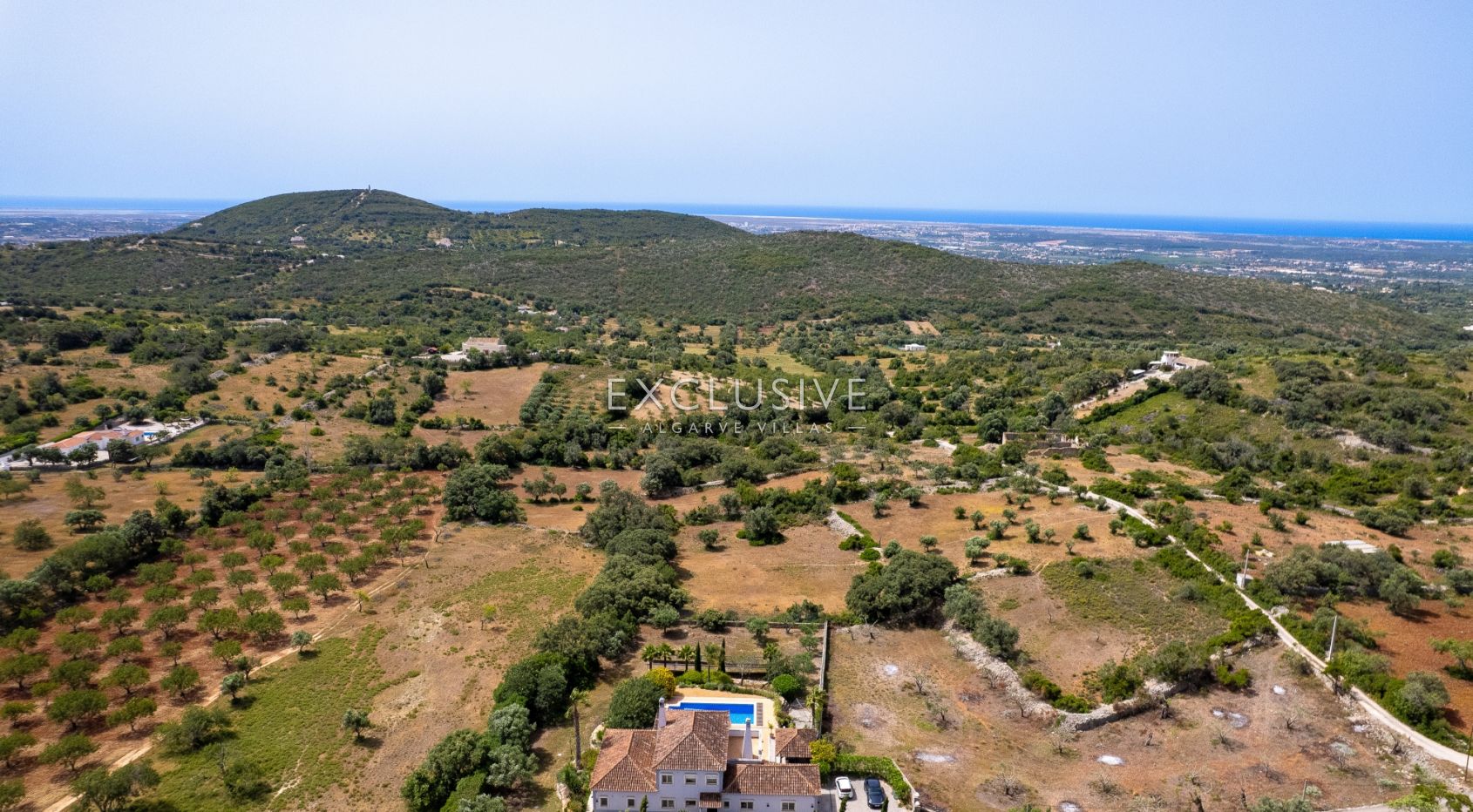 South-Facing 4 Bedroom Villa Santa Barbara de Nexe, Algarve