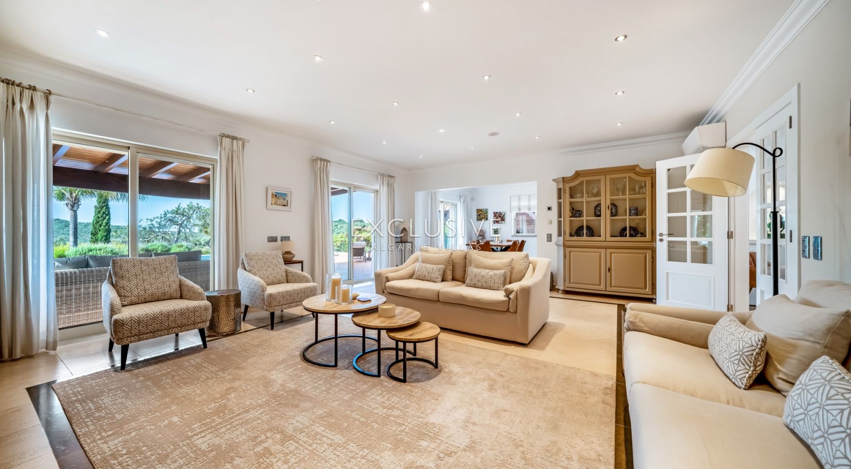 South-Facing 4 Bedroom Villa Santa Barbara de Nexe, Algarve