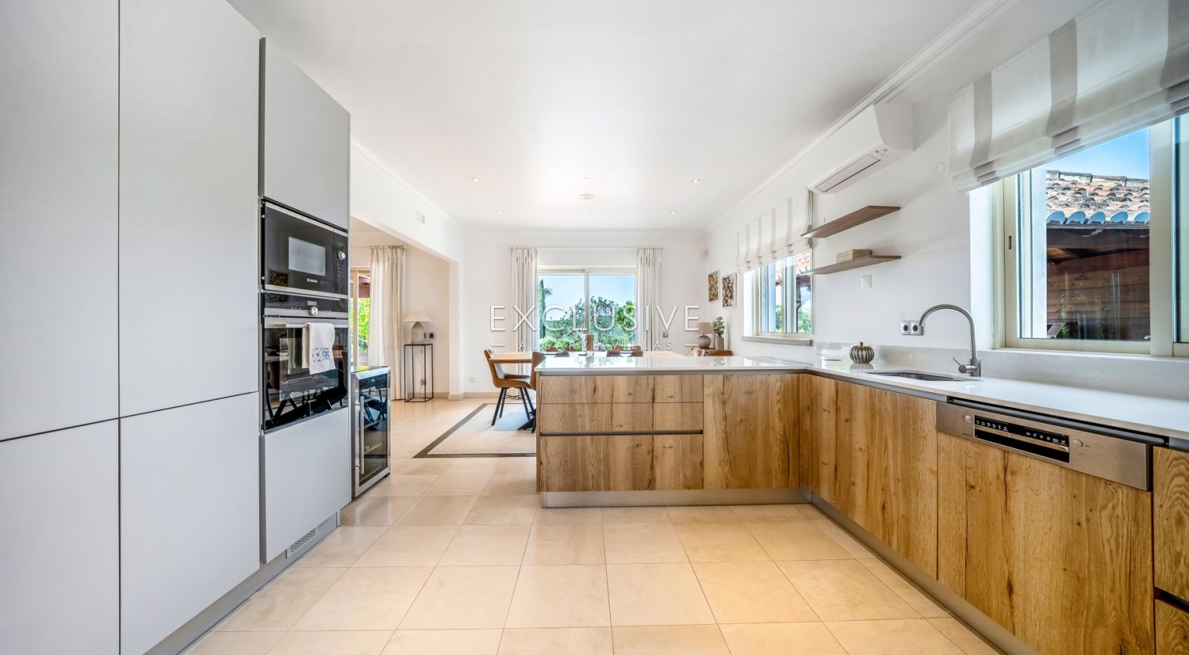 South-Facing 4 Bedroom Villa Santa Barbara de Nexe, Algarve