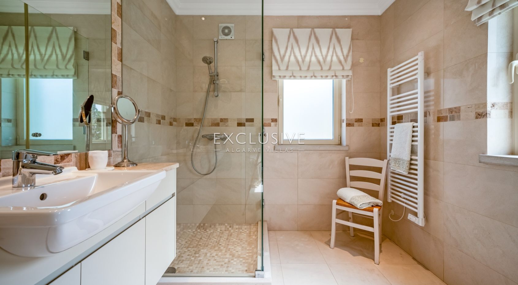 South-Facing 4 Bedroom Villa Santa Barbara de Nexe, Algarve
