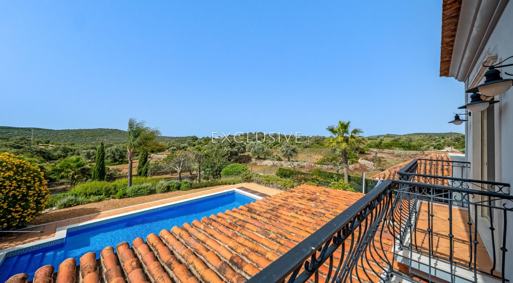 South-Facing 4 Bedroom Villa Santa Barbara de Nexe, Algarve