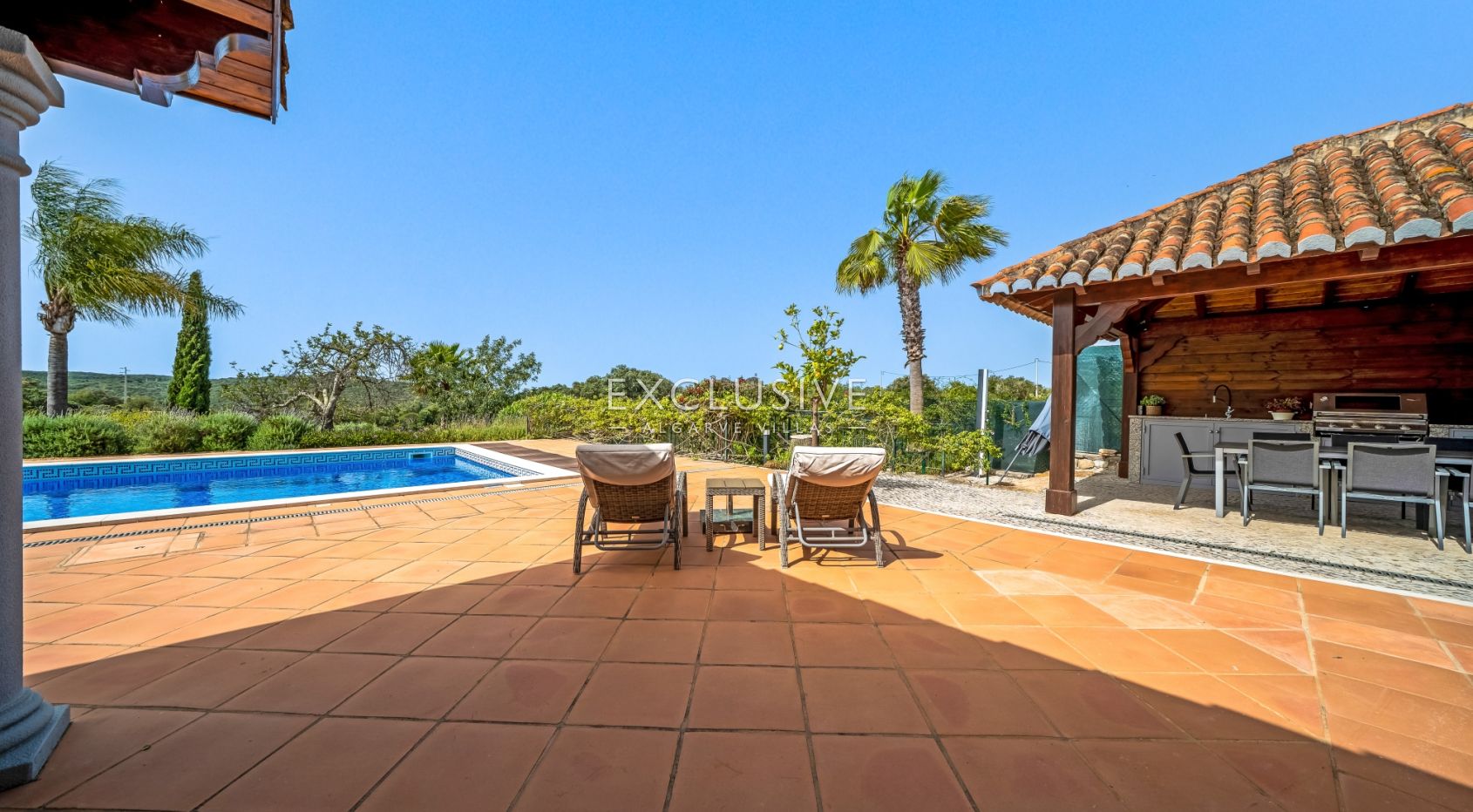 South-Facing 4 Bedroom Villa Santa Barbara de Nexe, Algarve