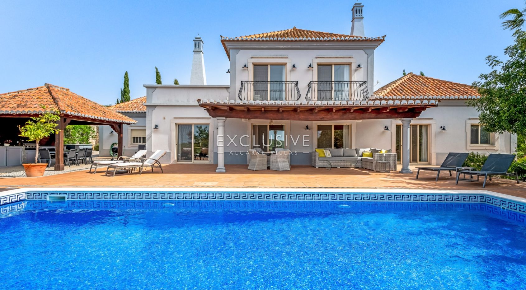 South-Facing 4 Bedroom Villa Santa Barbara de Nexe, Algarve