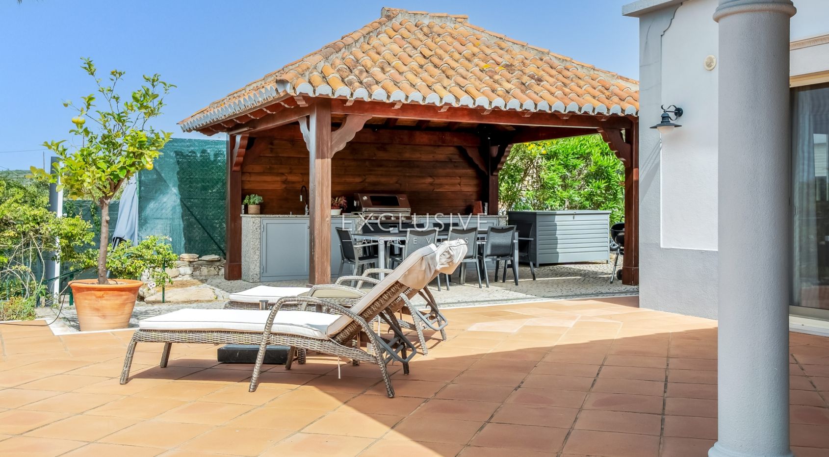 South-Facing 4 Bedroom Villa Santa Barbara de Nexe, Algarve