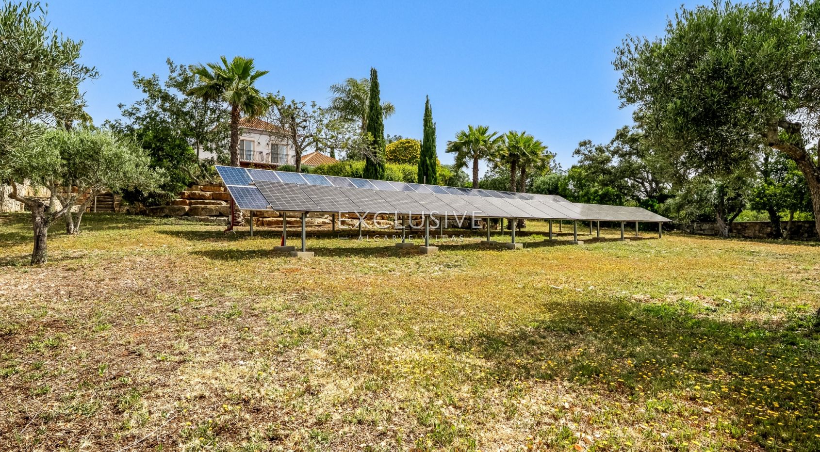 South-Facing 4 Bedroom Villa Santa Barbara de Nexe, Algarve