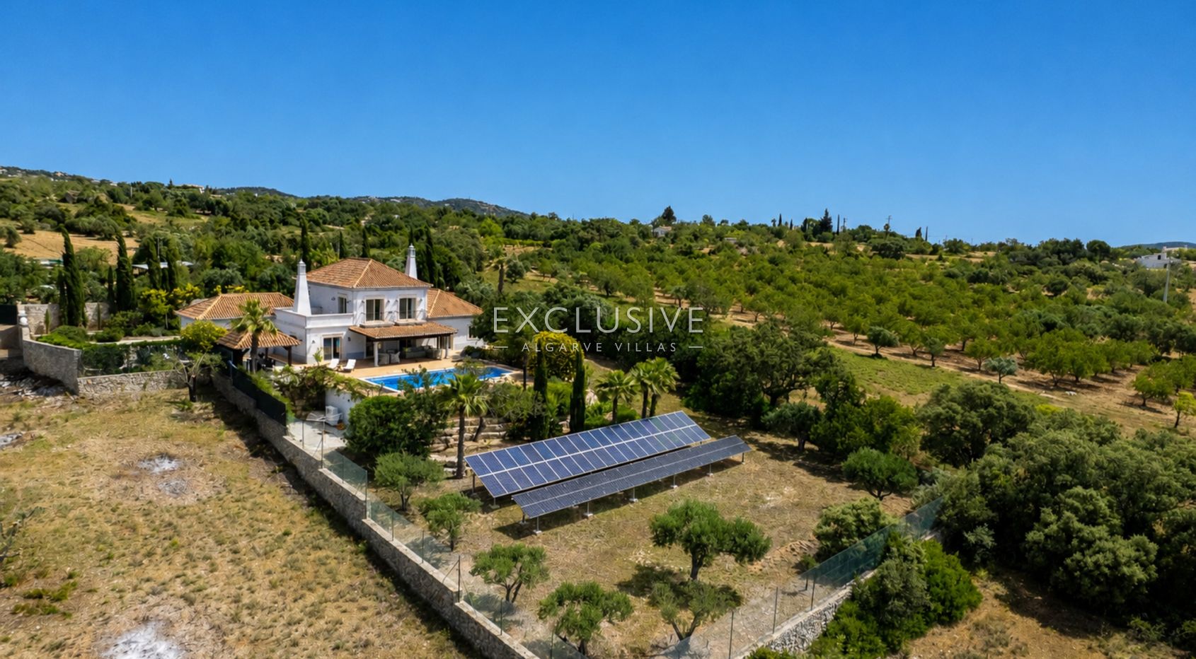 South-Facing 4 Bedroom Villa Santa Barbara de Nexe, Algarve