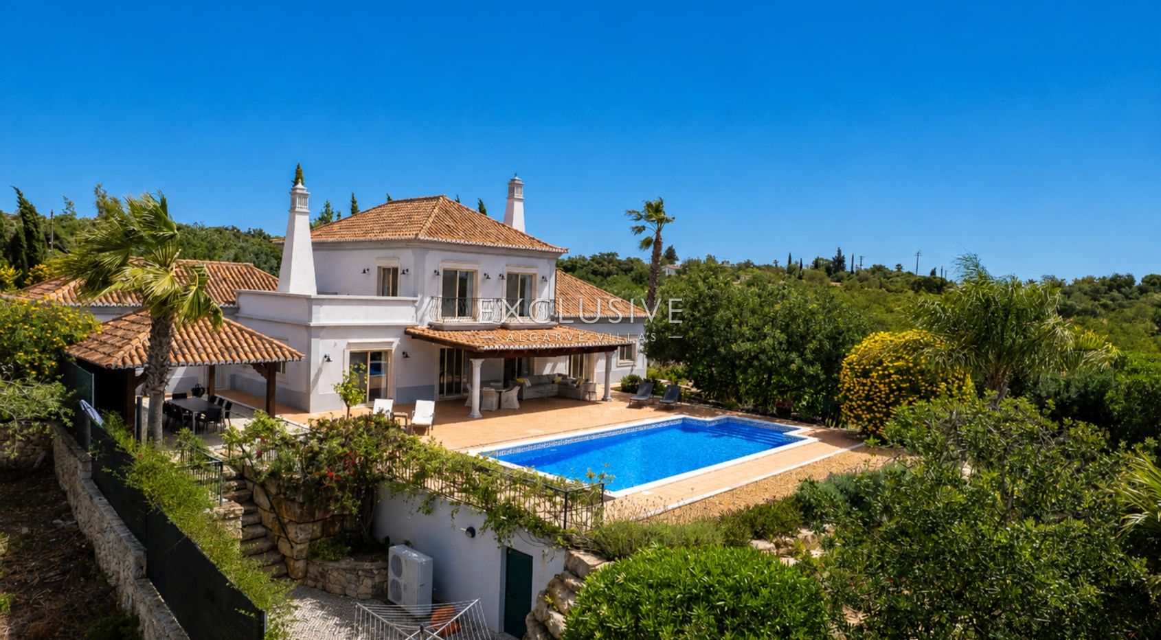 South-Facing 4 Bedroom Villa Santa Barbara de Nexe, Algarve
