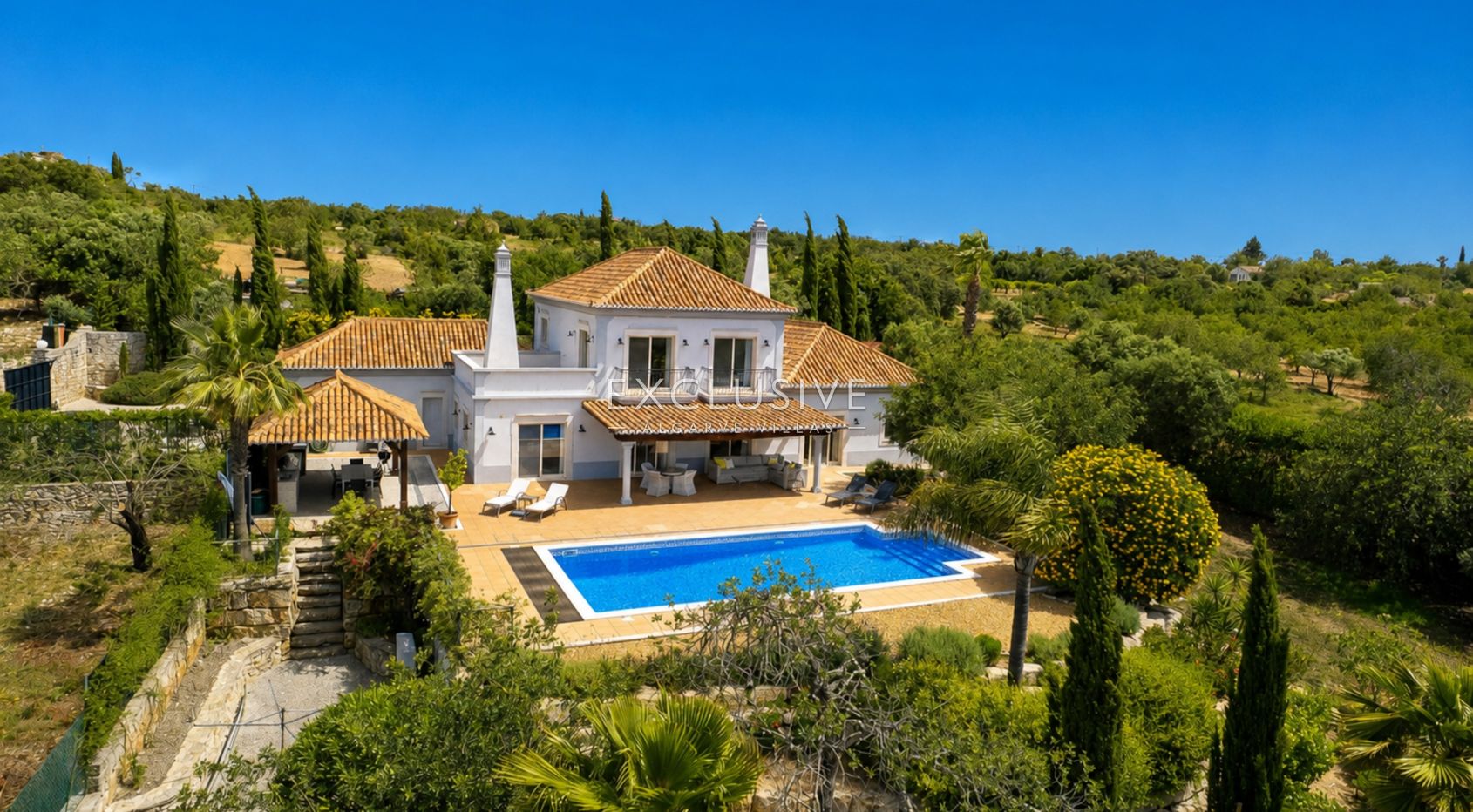 South-Facing 4 Bedroom Villa Santa Barbara de Nexe, Algarve