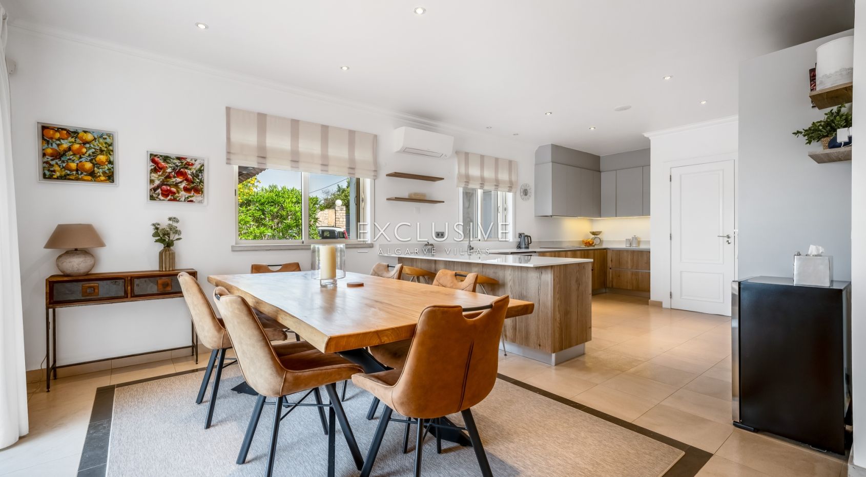 South-Facing 4 Bedroom Villa Santa Barbara de Nexe, Algarve
