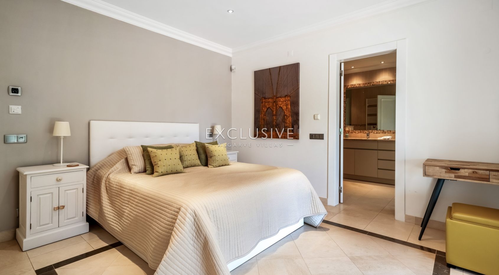 South-Facing 4 Bedroom Villa Santa Barbara de Nexe, Algarve