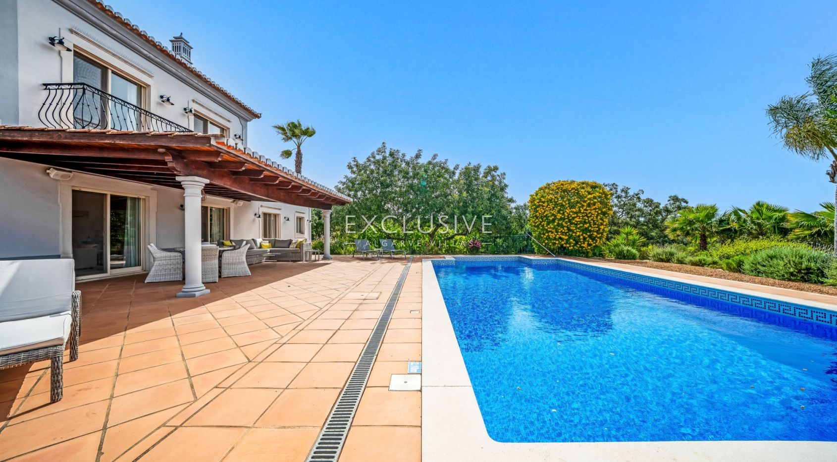South-Facing 4 Bedroom Villa Santa Barbara de Nexe, Algarve