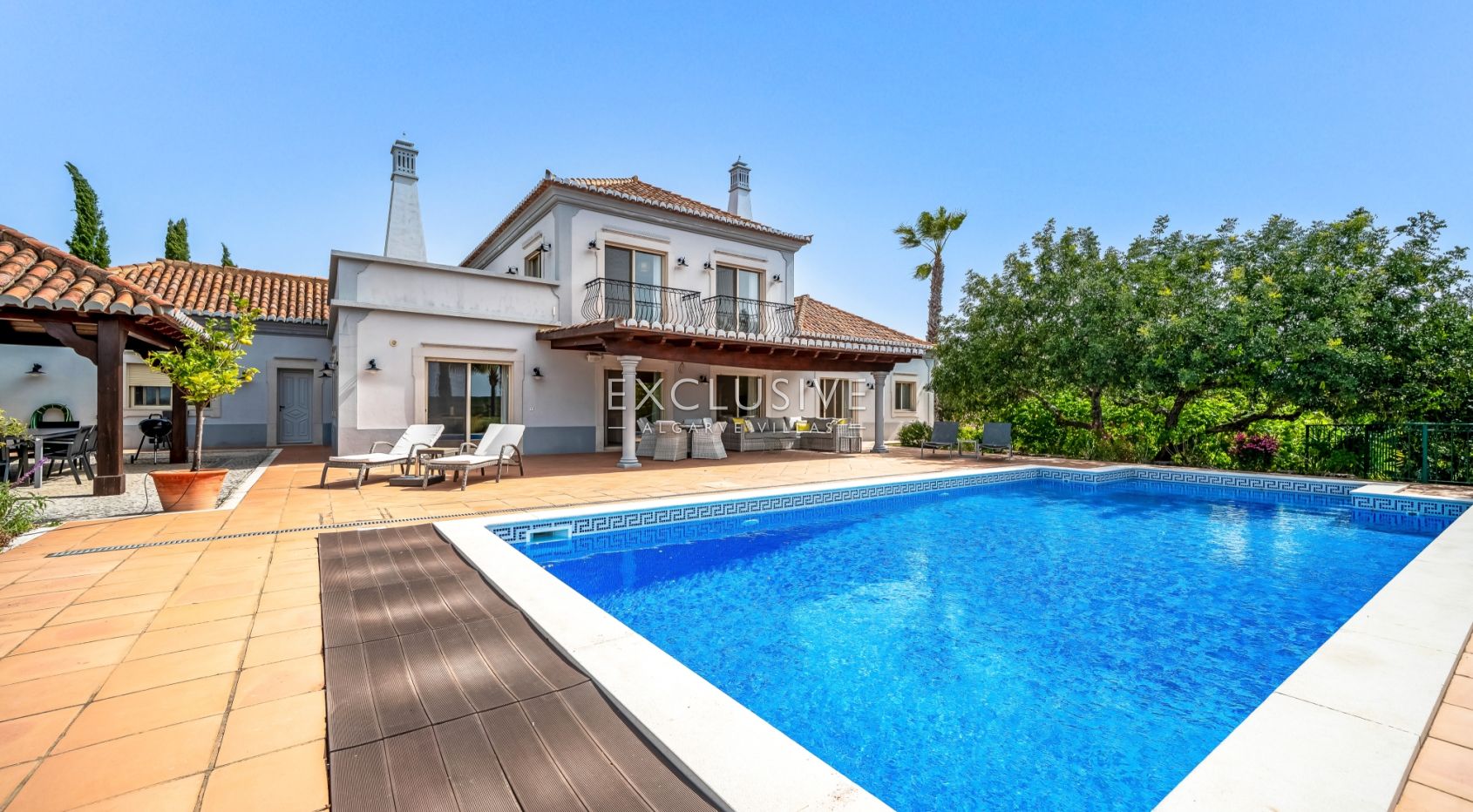 South-Facing 4 Bedroom Villa Santa Barbara de Nexe, Algarve