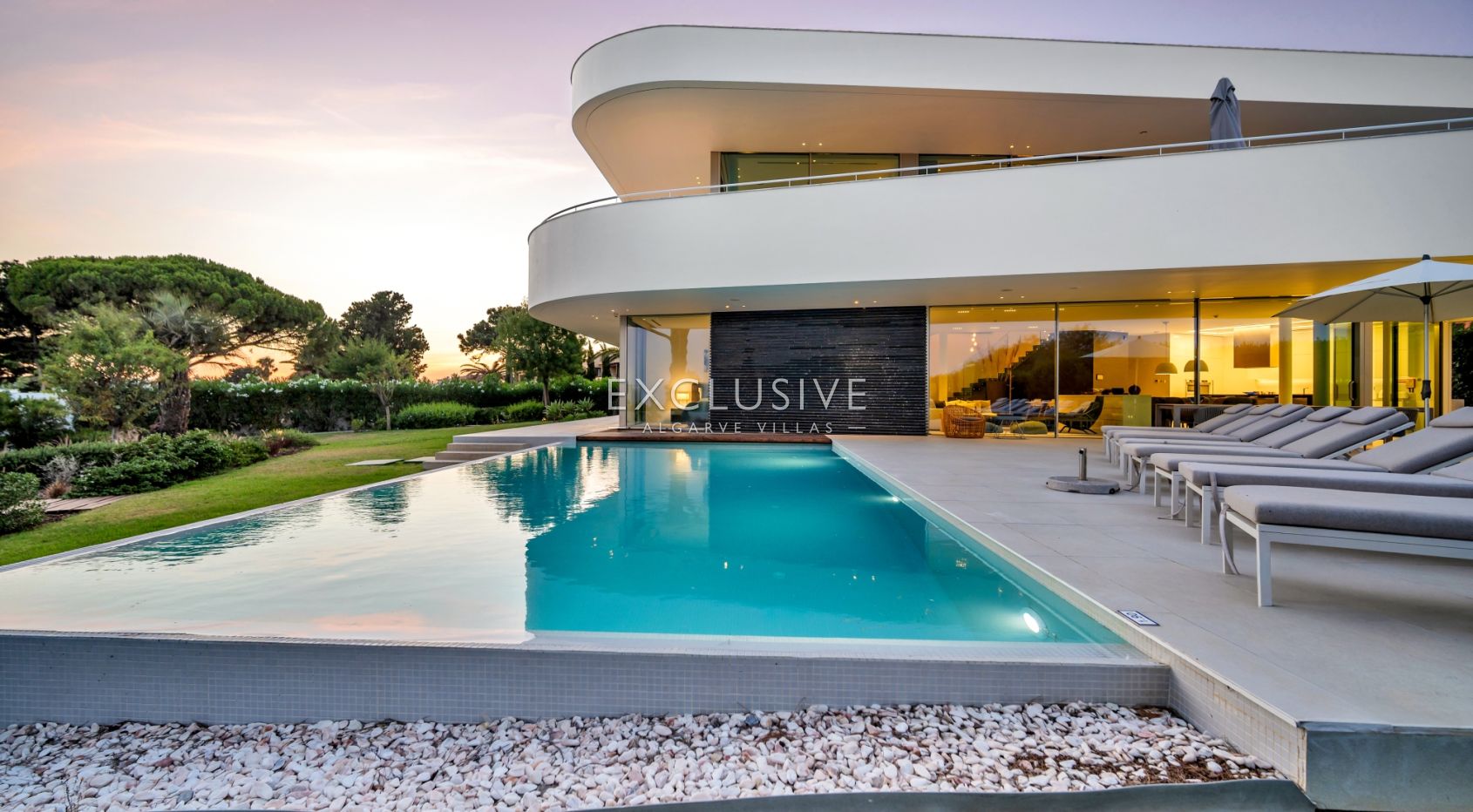 Luxury 6 bedroom Villa with 360º Sea Views in Canavial, Lagos