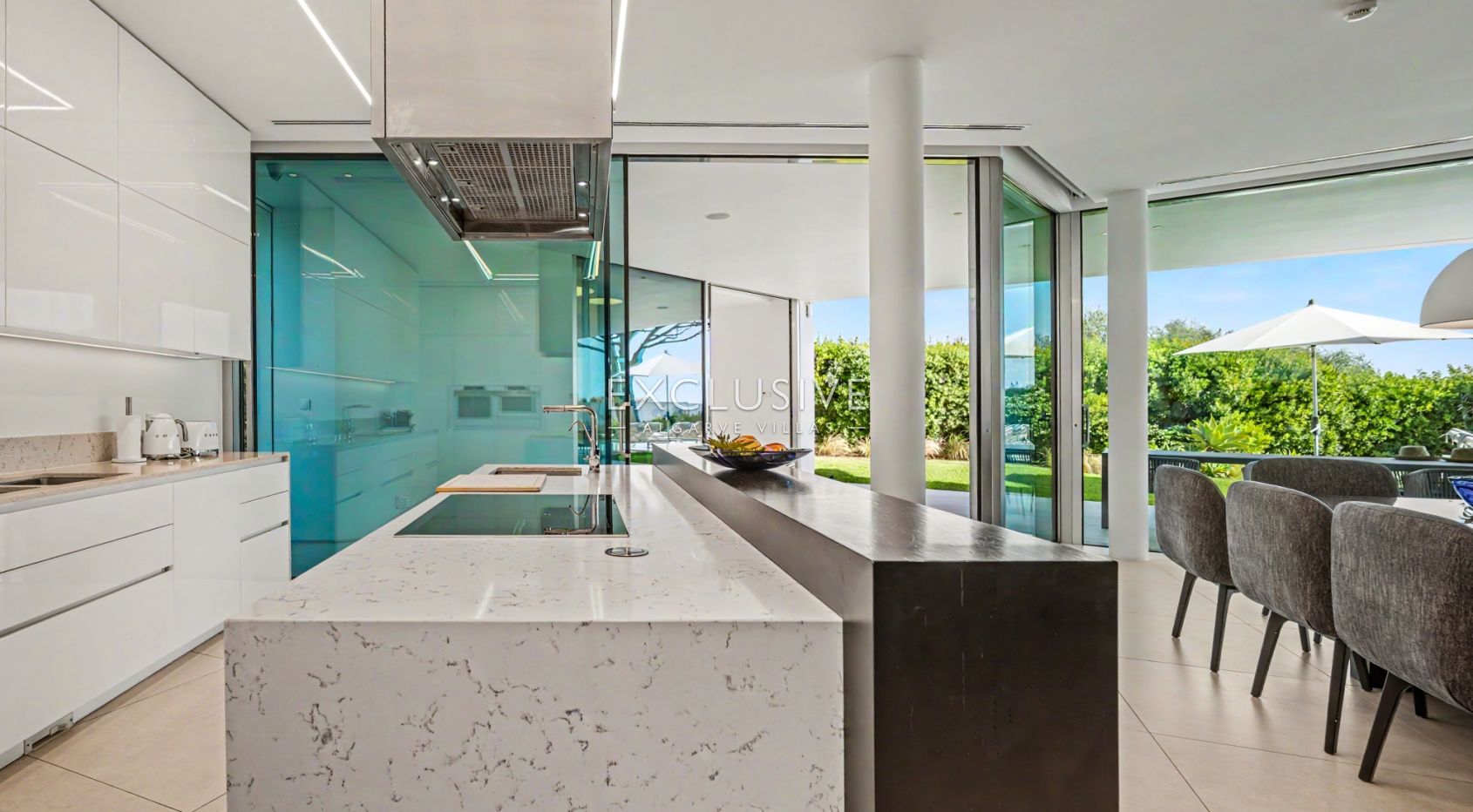 Luxury 6 bedroom Villa with 360º Sea Views in Canavial, Lagos