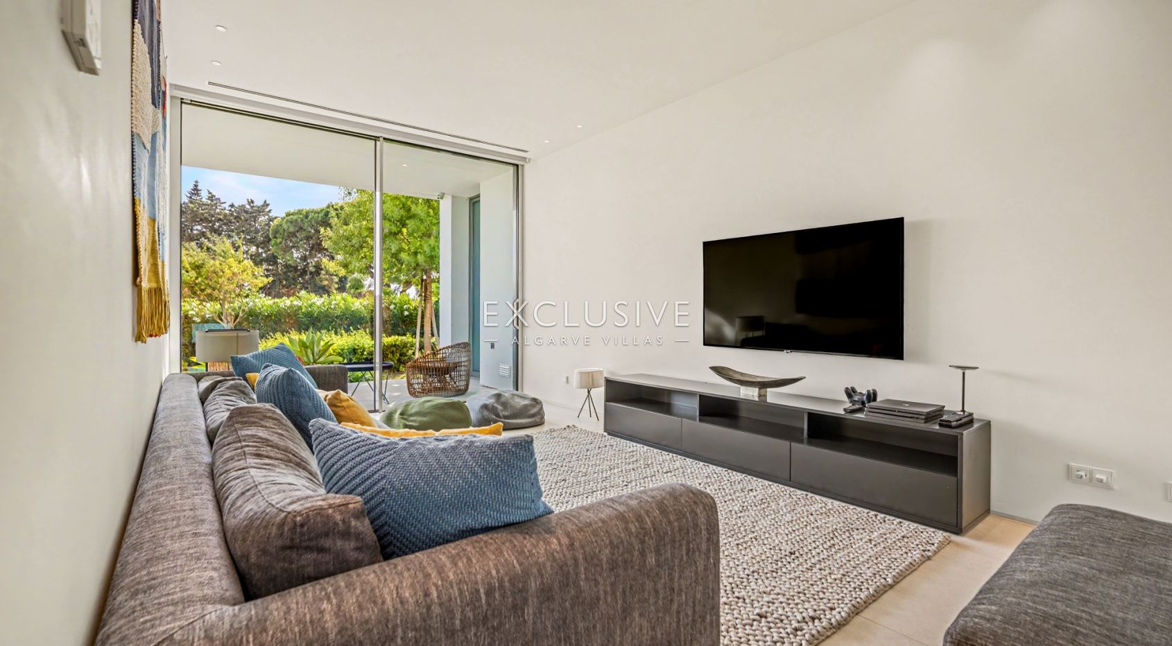 Luxury 6 bedroom Villa with 360º Sea Views in Canavial, Lagos