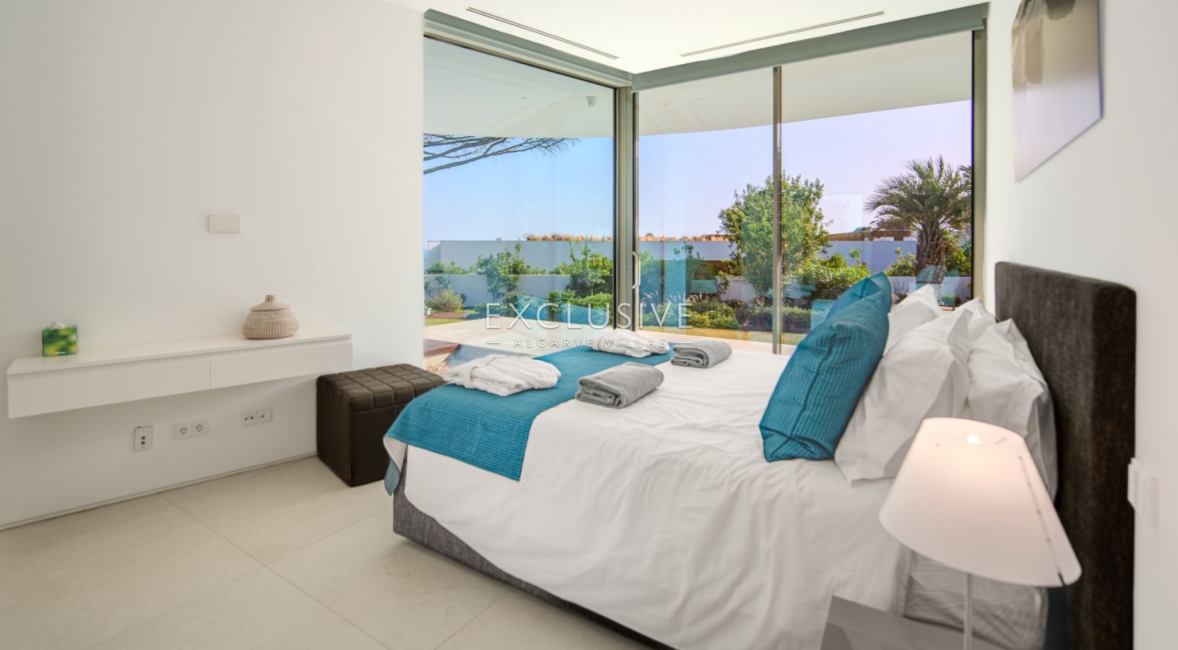 Luxury 6 bedroom Villa with 360º Sea Views in Canavial, Lagos