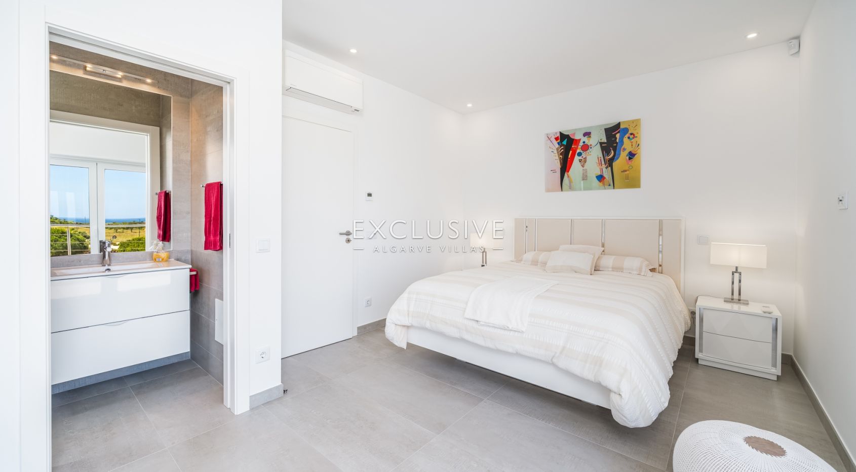Exceptional Golf & Sea View Villa in Boavista, Lagos