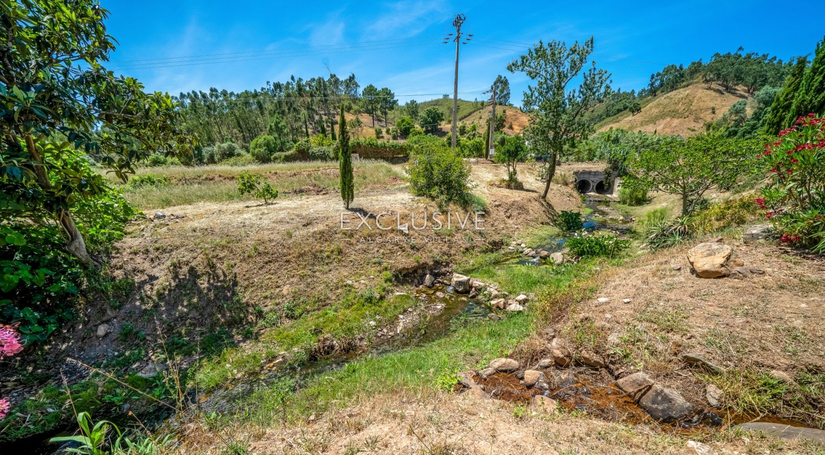 3 bed Villa in beautiful countryside with 1ha plot between Portimao and Monchique, Algarve.