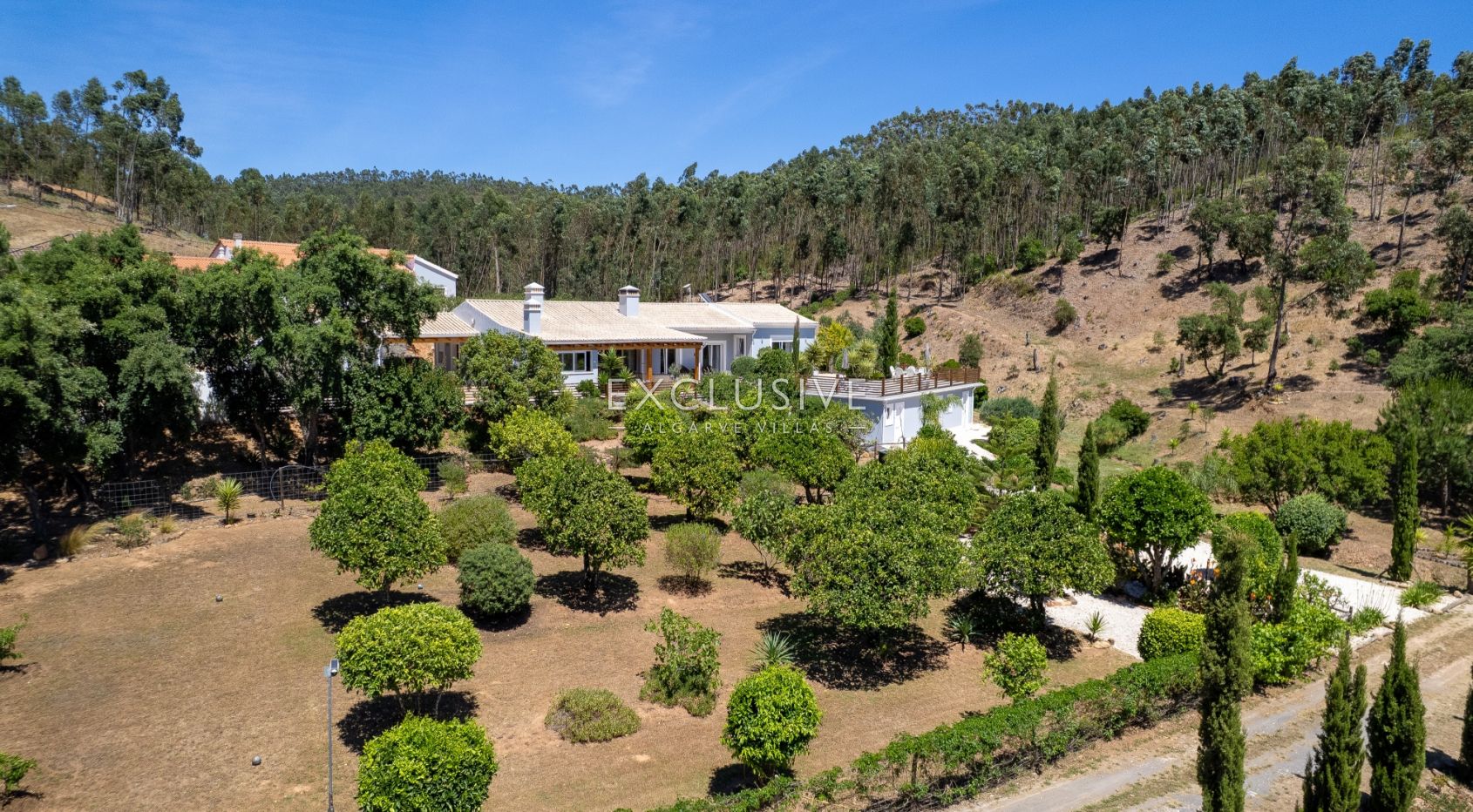 3 bed Villa in beautiful countryside with 1ha plot between Portimao and Monchique, Algarve.