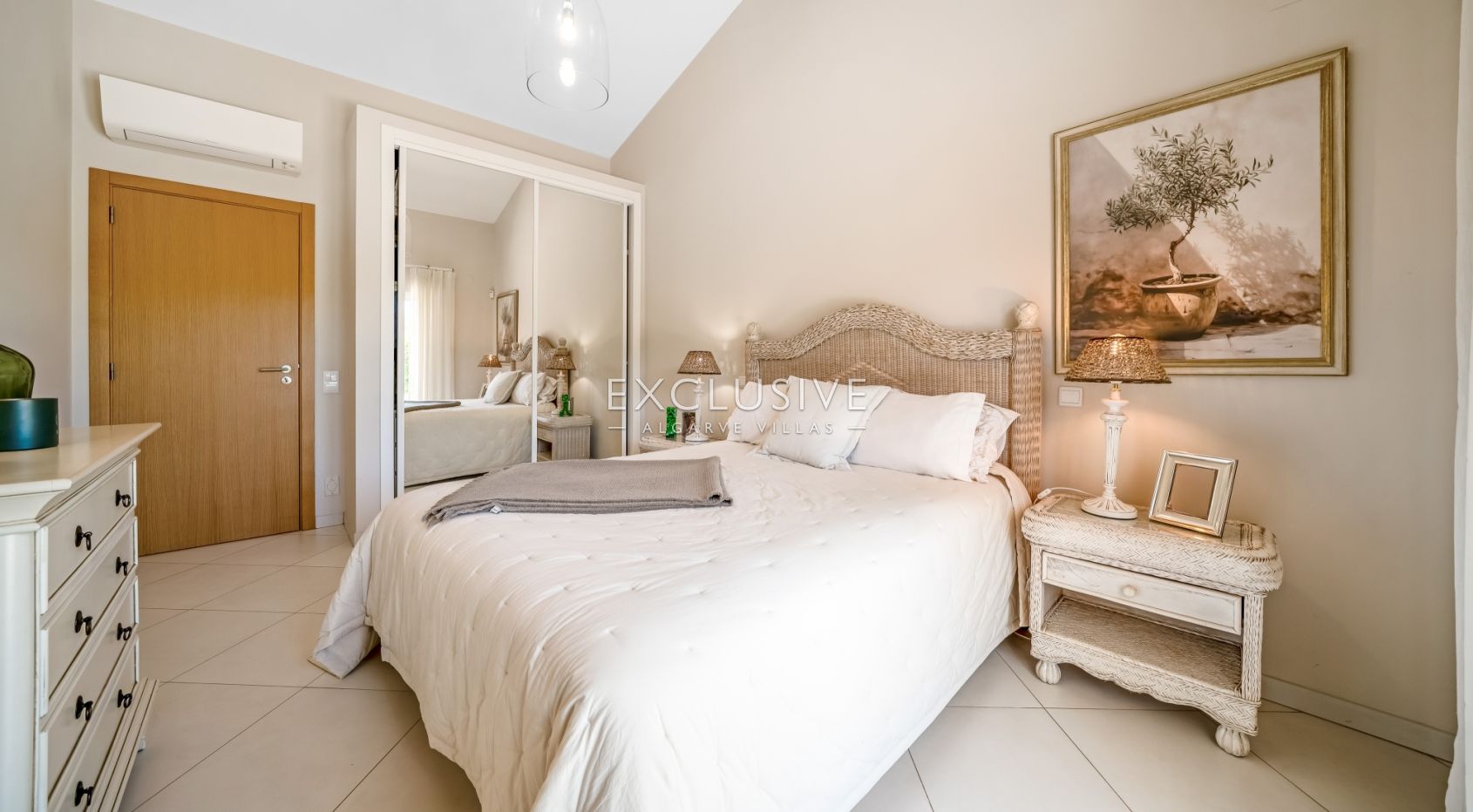 3 bed Villa in beautiful countryside with 1ha plot between Portimao and Monchique, Algarve.