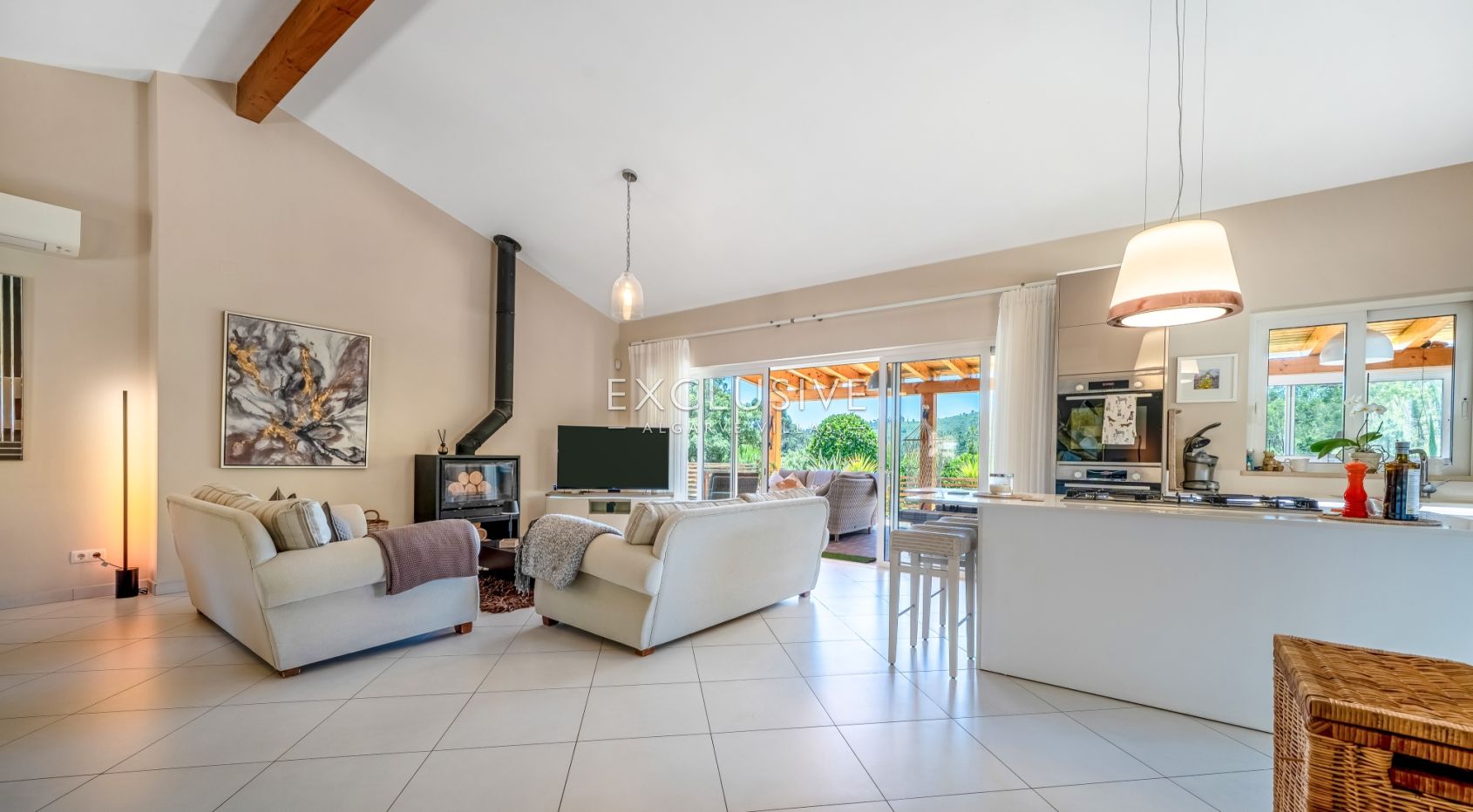 3 bed Villa in beautiful countryside with 1ha plot between Portimao and Monchique, Algarve.