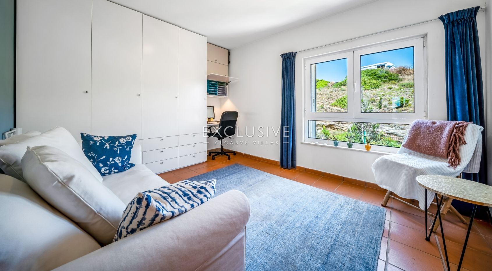 Oceanfront Semi-Detached Villa in Praia da Luz