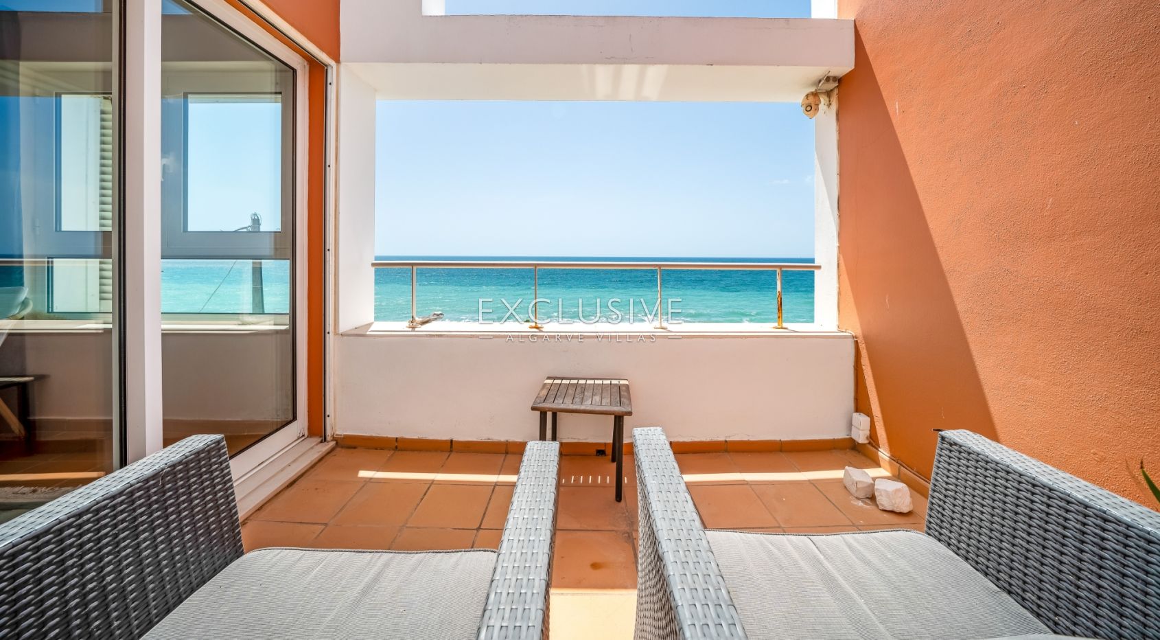 Oceanfront Semi-Detached Villa in Praia da Luz