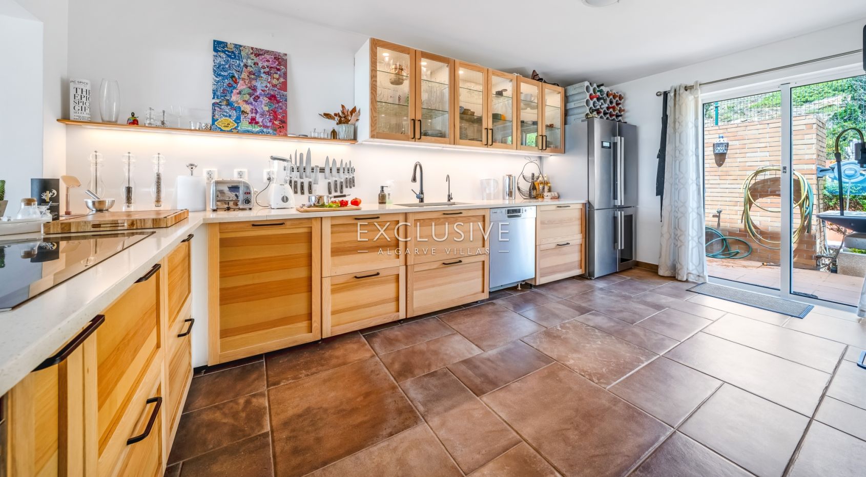 Oceanfront Semi-Detached Villa in Praia da Luz