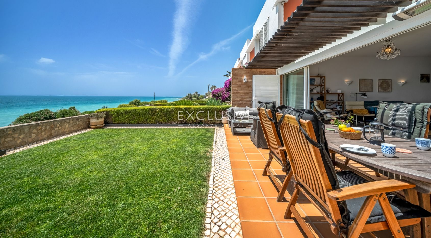 Oceanfront Semi-Detached Villa in Praia da Luz