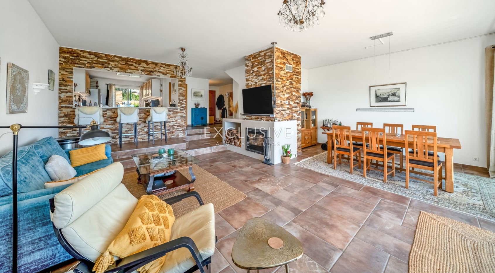Oceanfront Semi-Detached Villa in Praia da Luz