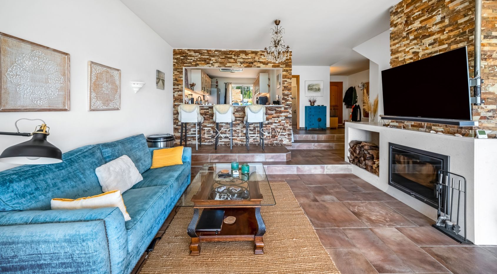 Oceanfront Semi-Detached Villa in Praia da Luz