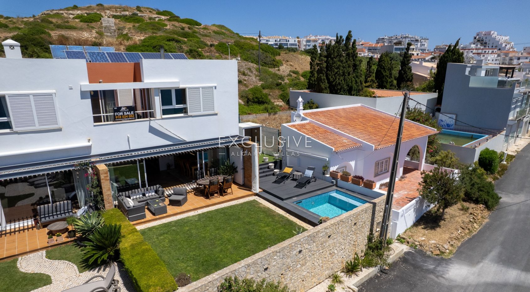 Oceanfront Semi-Detached Villa in Praia da Luz