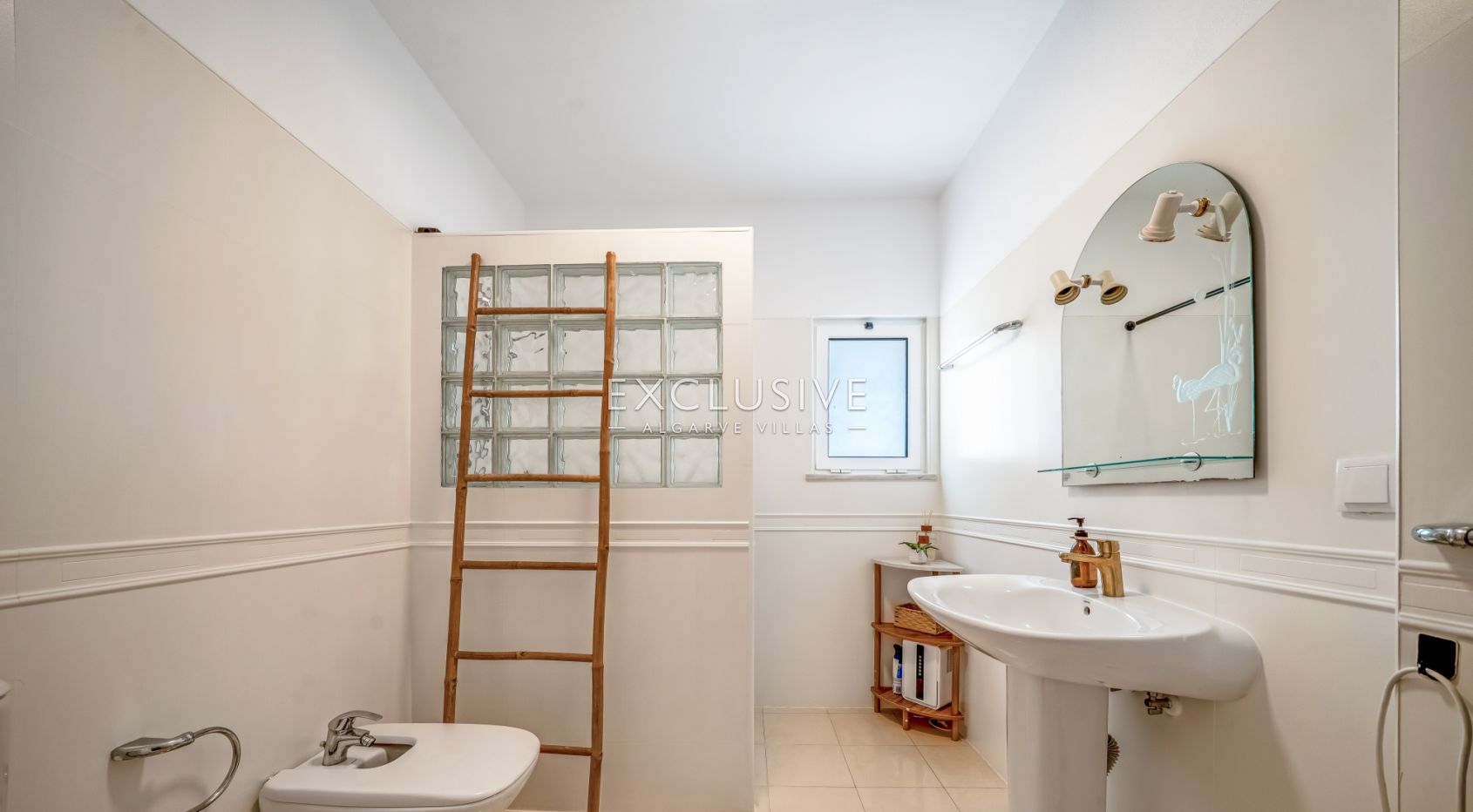 Exclusive 4+1 bedroom Villa with heated pool on 7910m2 plot in Porches, Algarve