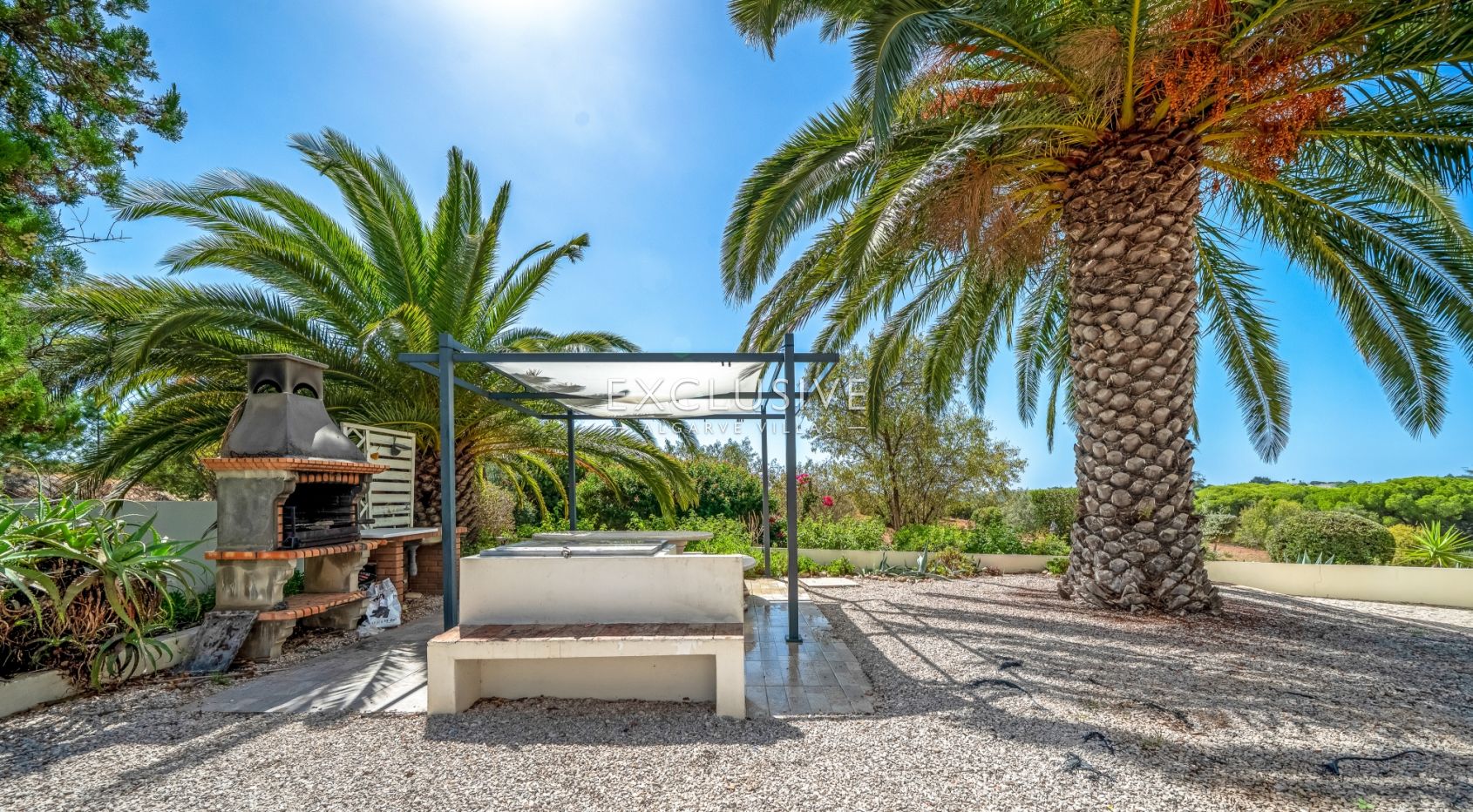 Exclusive 4+1 bedroom Villa with heated pool on 7910m2 plot in Porches, Algarve