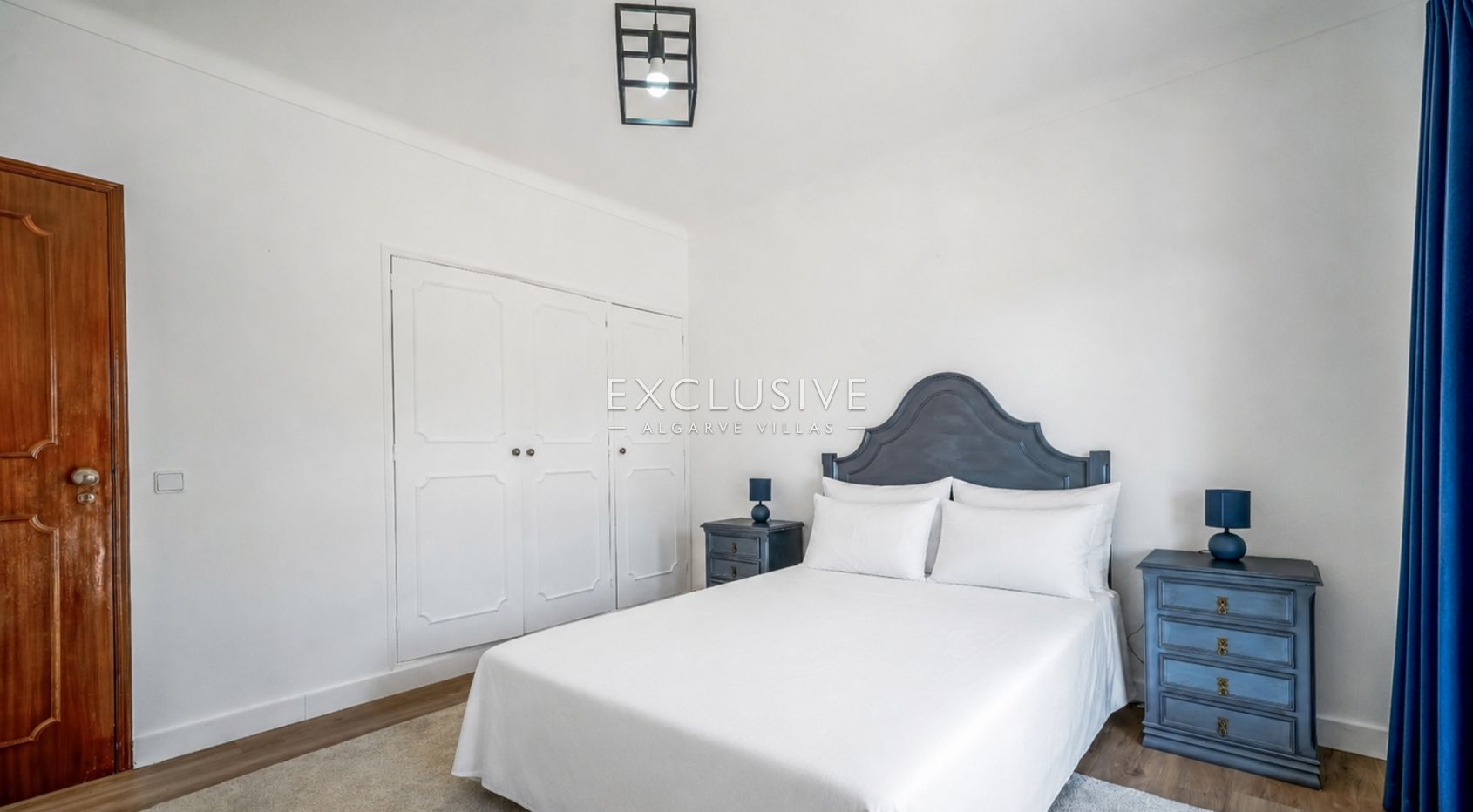 Exclusive 4+1 bedroom Villa with heated pool on 7910m2 plot in Porches, Algarve