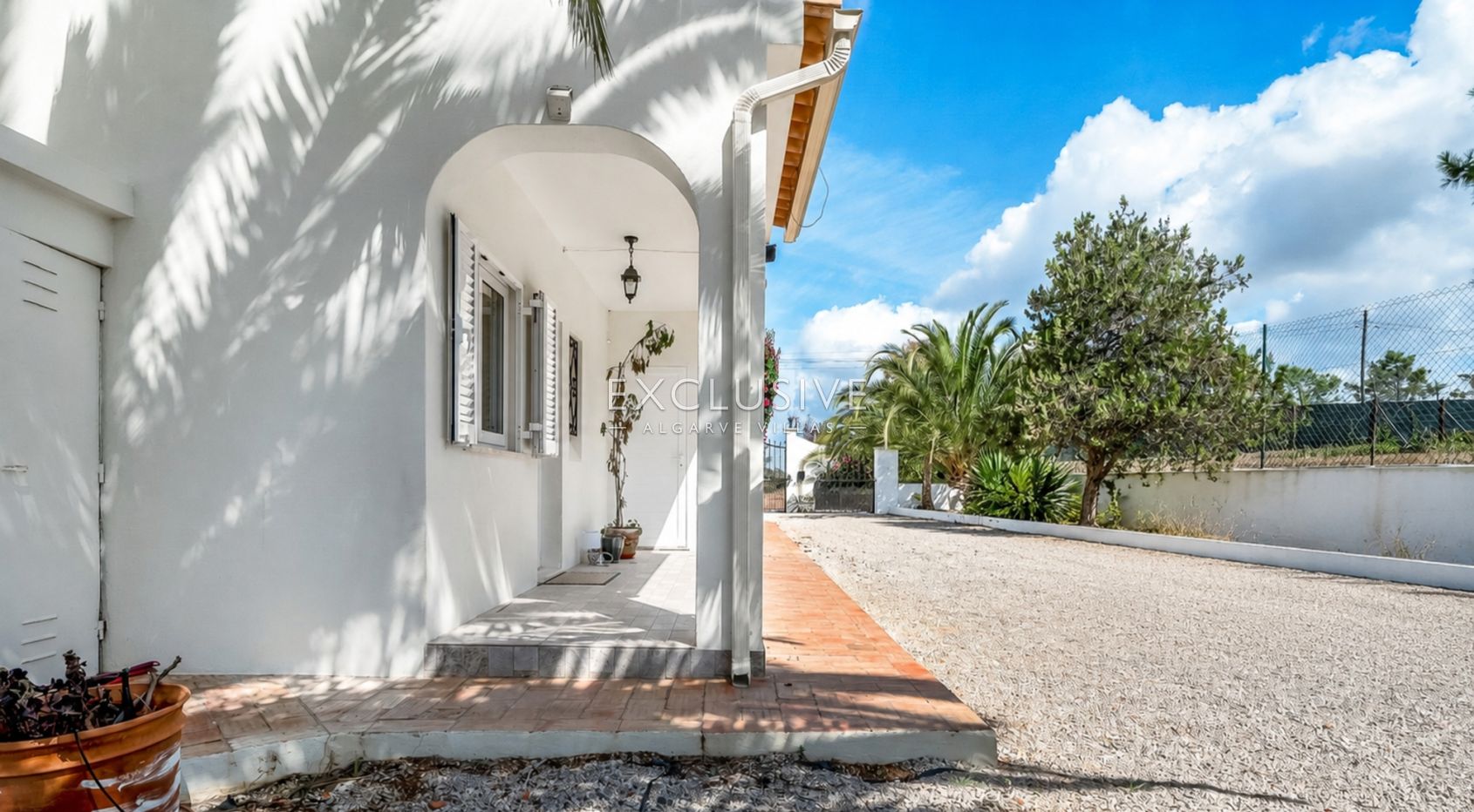 Exclusive 4+1 bedroom Villa with heated pool on 7910m2 plot in Porches, Algarve