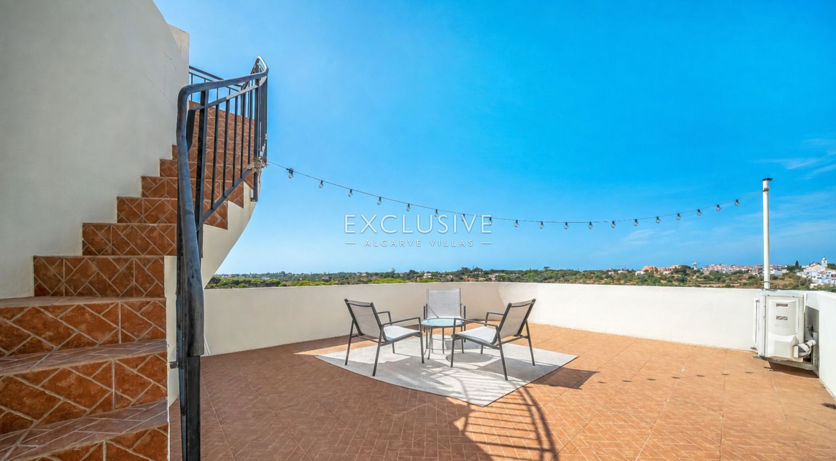 Exclusive 4+1 bedroom Villa with heated pool on 7910m2 plot in Porches, Algarve