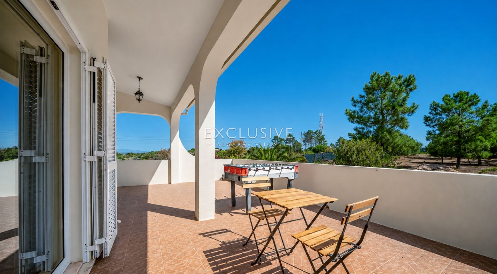 Exclusive 4+1 bedroom Villa with heated pool on 7910m2 plot in Porches, Algarve