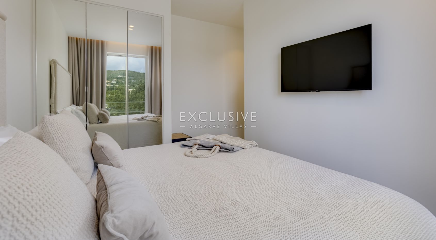 Discover a Stunning New 3-Bedroom Villa in Santa Bárbara de Nexe, Algarve