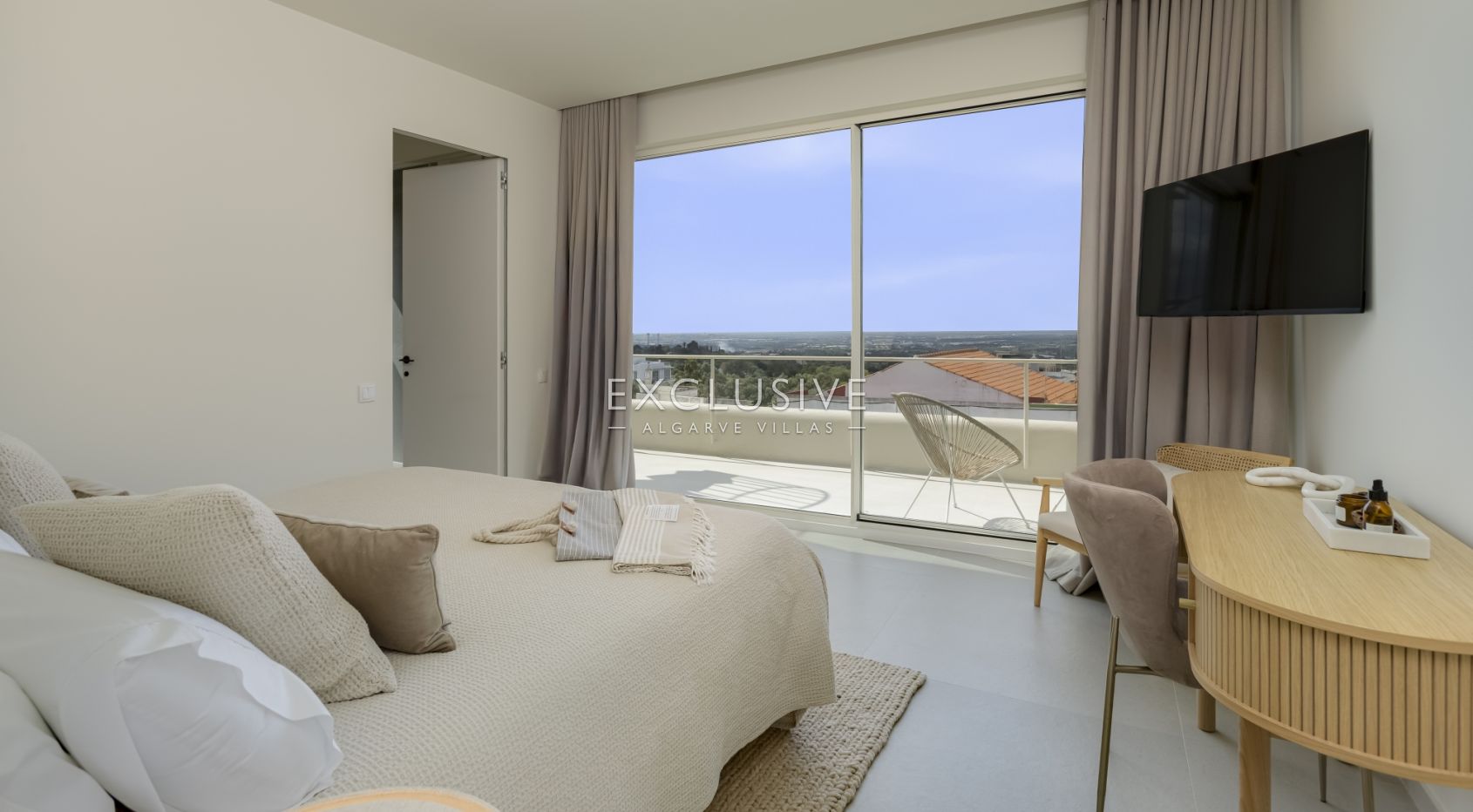 Discover a Stunning New 3-Bedroom Villa in Santa Bárbara de Nexe, Algarve