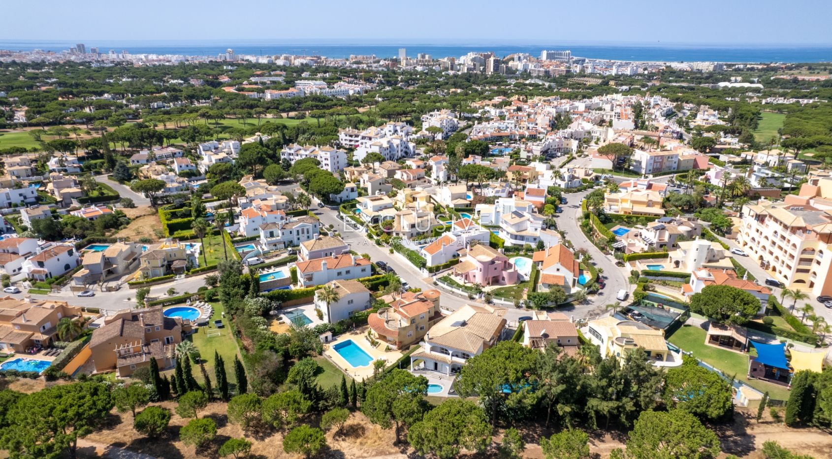 Buy a Frontline Golf Villa in Vilamoura Old Village