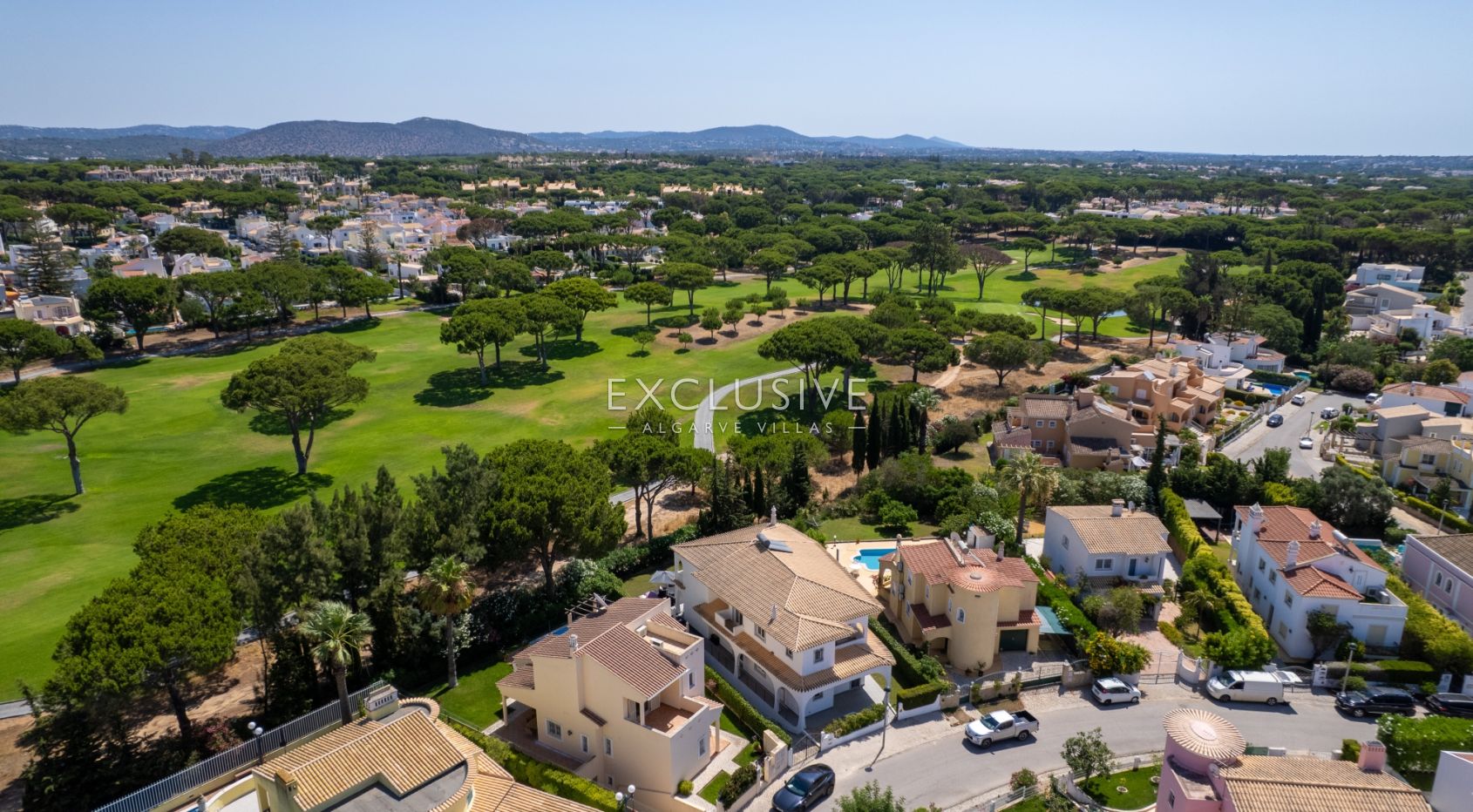 Buy a Frontline Golf Villa in Vilamoura Old Village